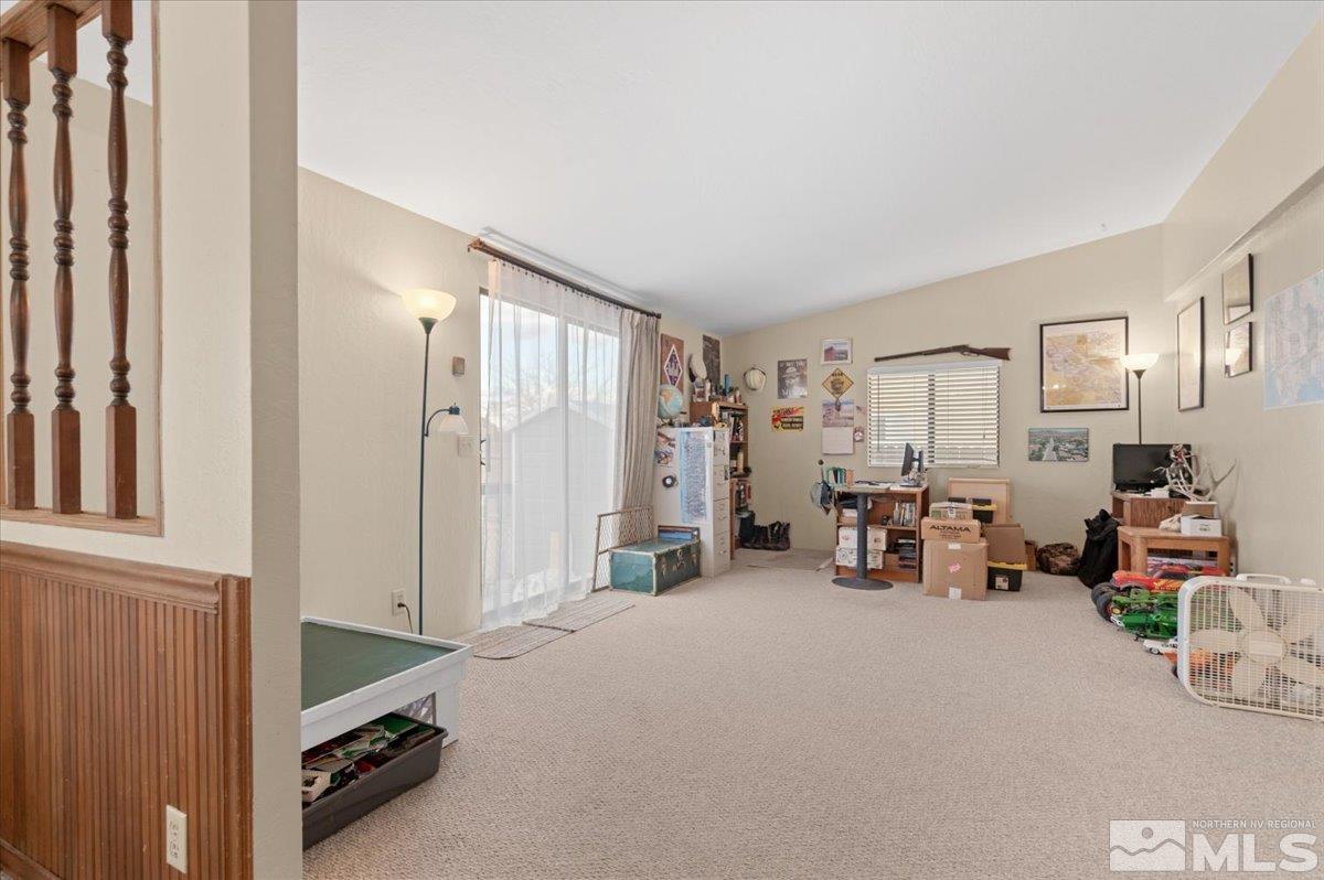 1030 Green Valley Dr Property Photo 8