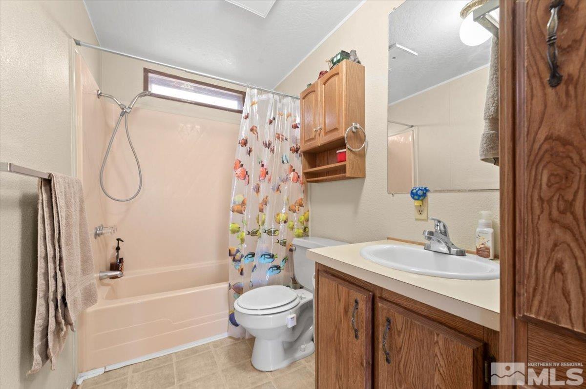 1030 Green Valley Dr Property Photo 16