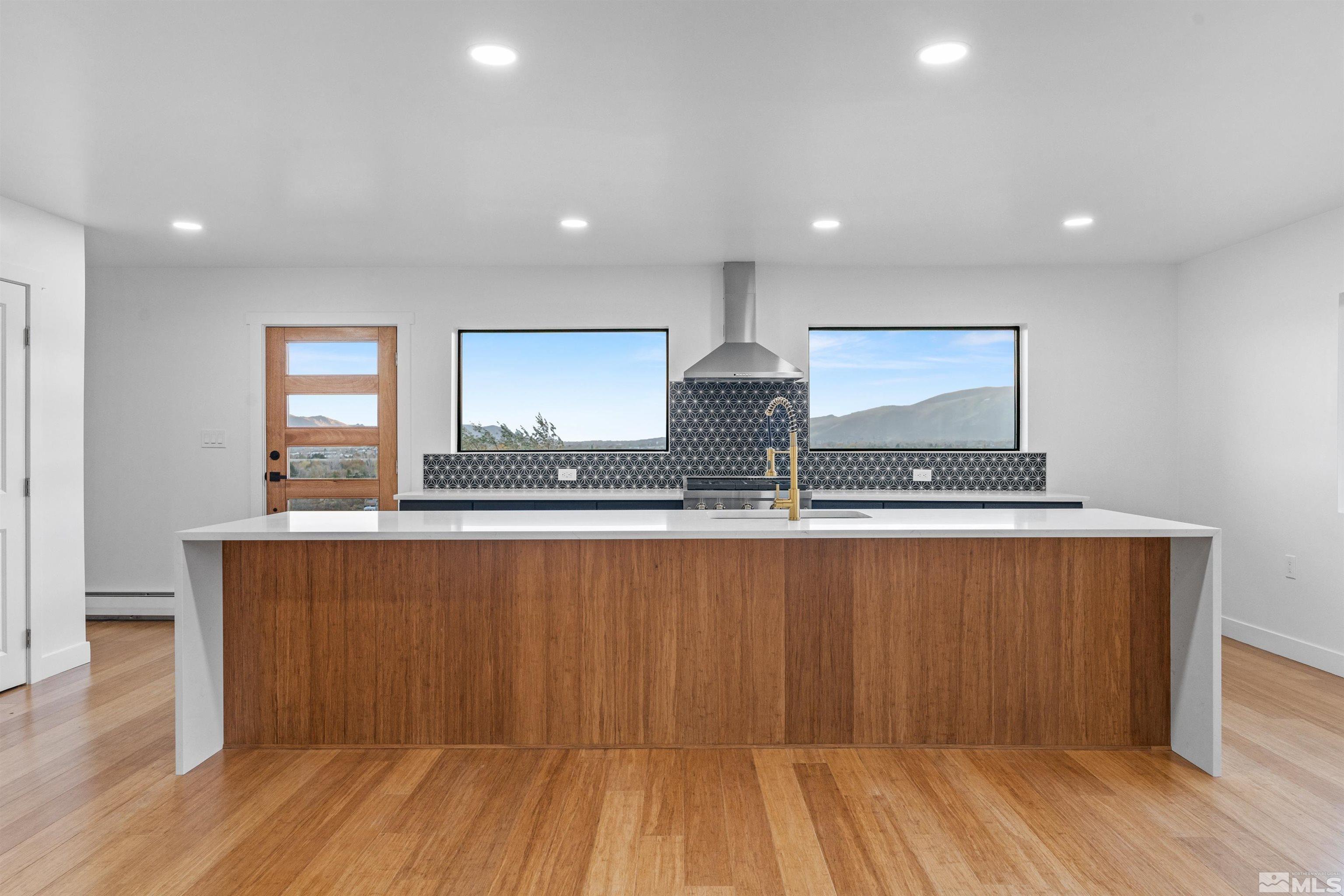 150 Manzanita Ter Property Photo 5