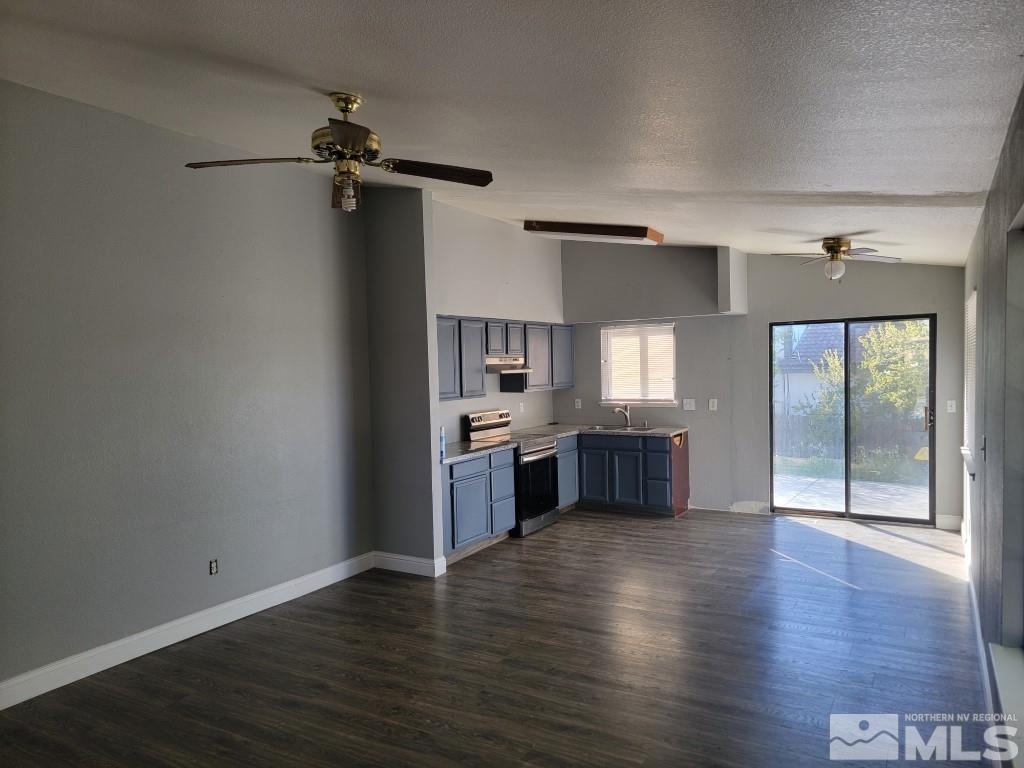 6769 Peppermint Ct Property Photo 3