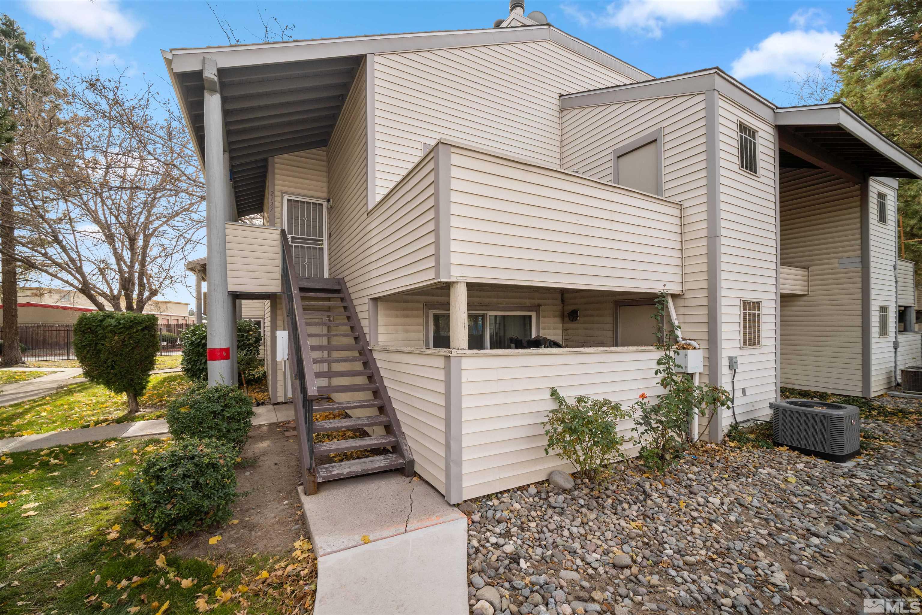 2127 Roundhouse Rd Property Photo 1