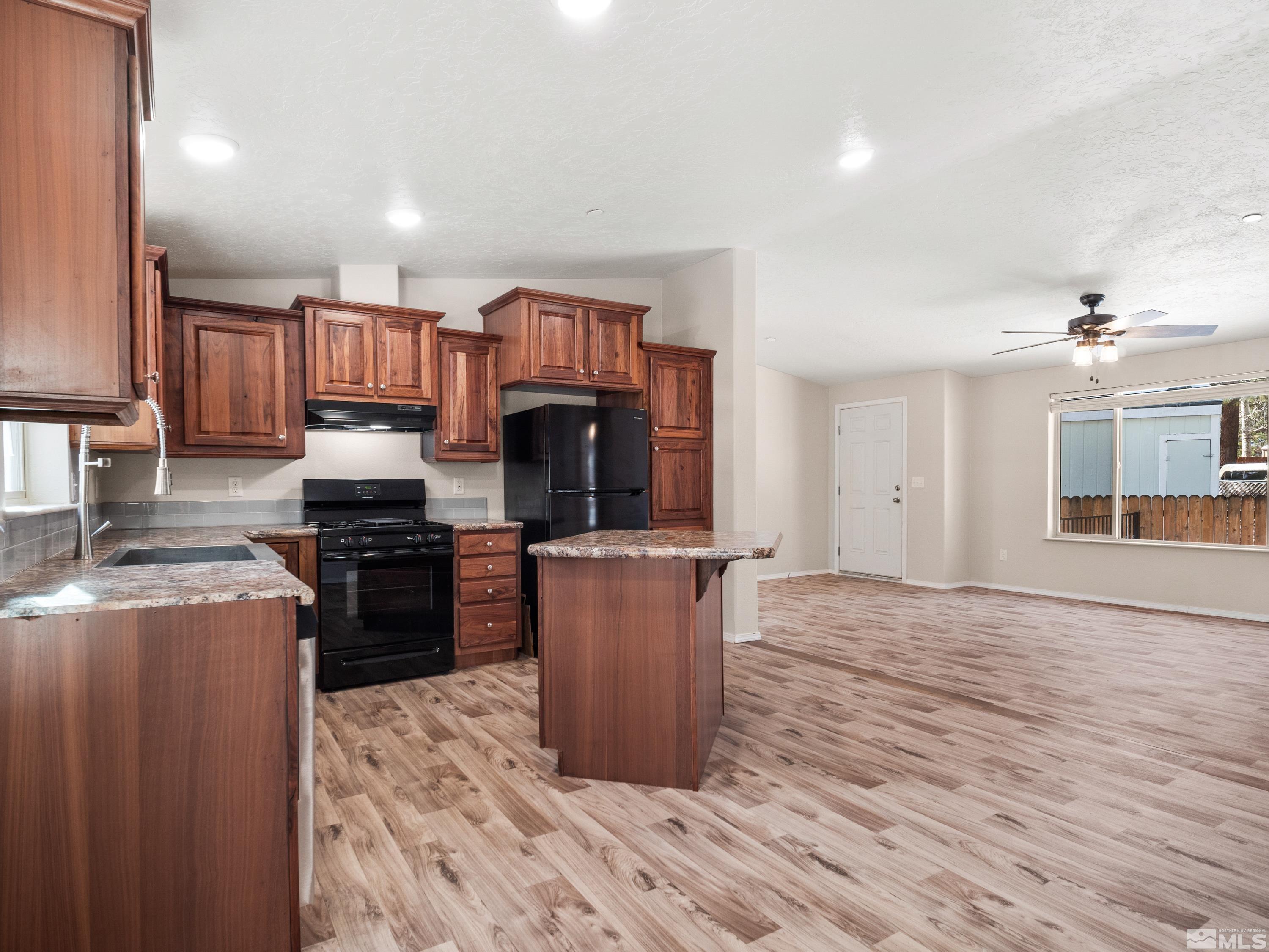 216 Ponderosa Drive Property Photo 4