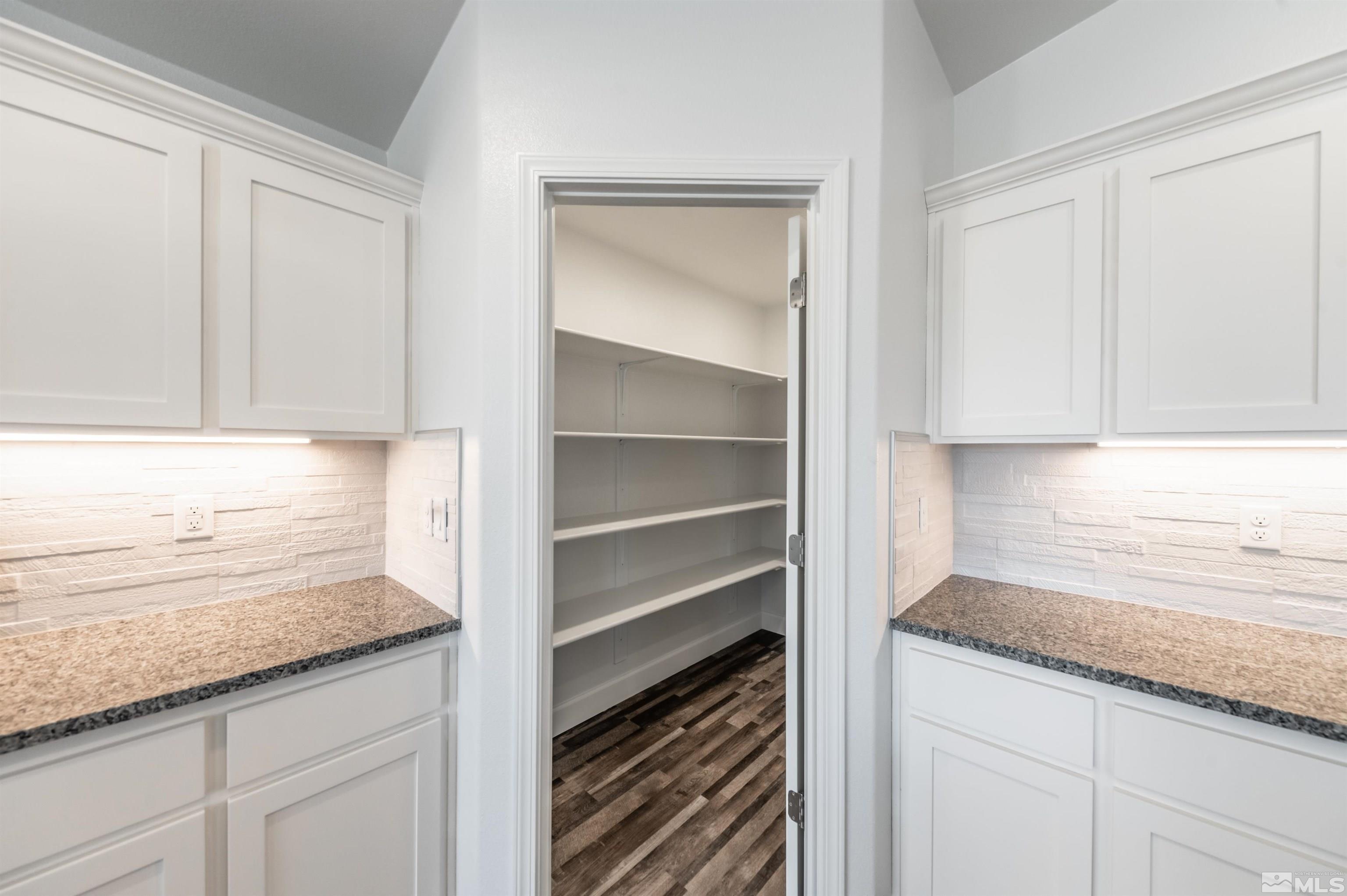 850 Great Basin Ln Property Photo 15