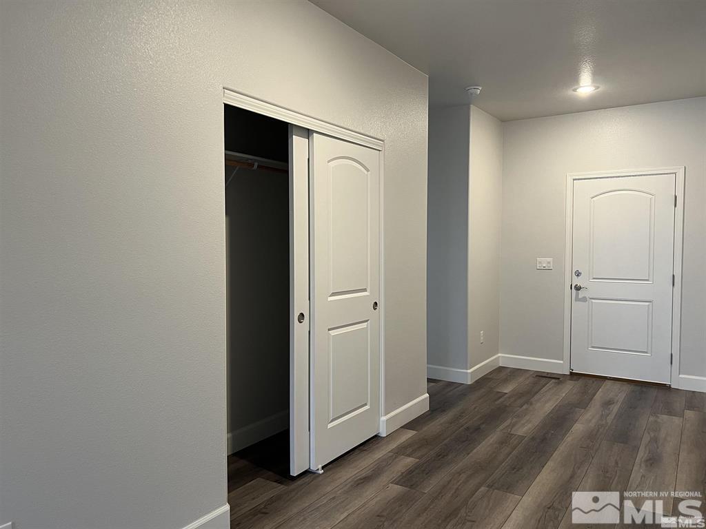 858 Great Basin Ln Property Photo 6