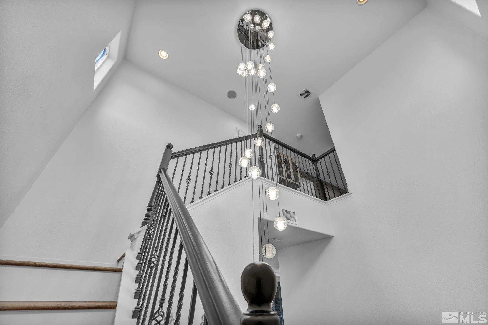 10895 Serratina Dr Property Photo 4