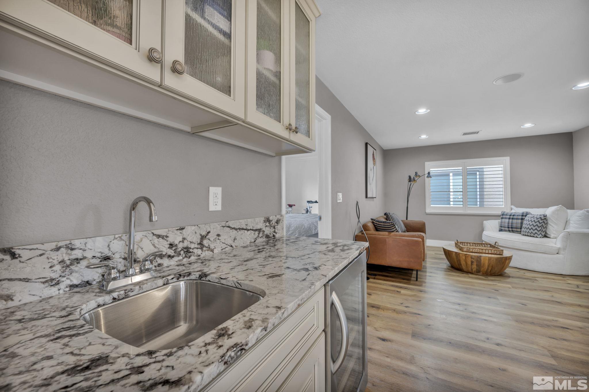10895 Serratina Dr Property Photo 14