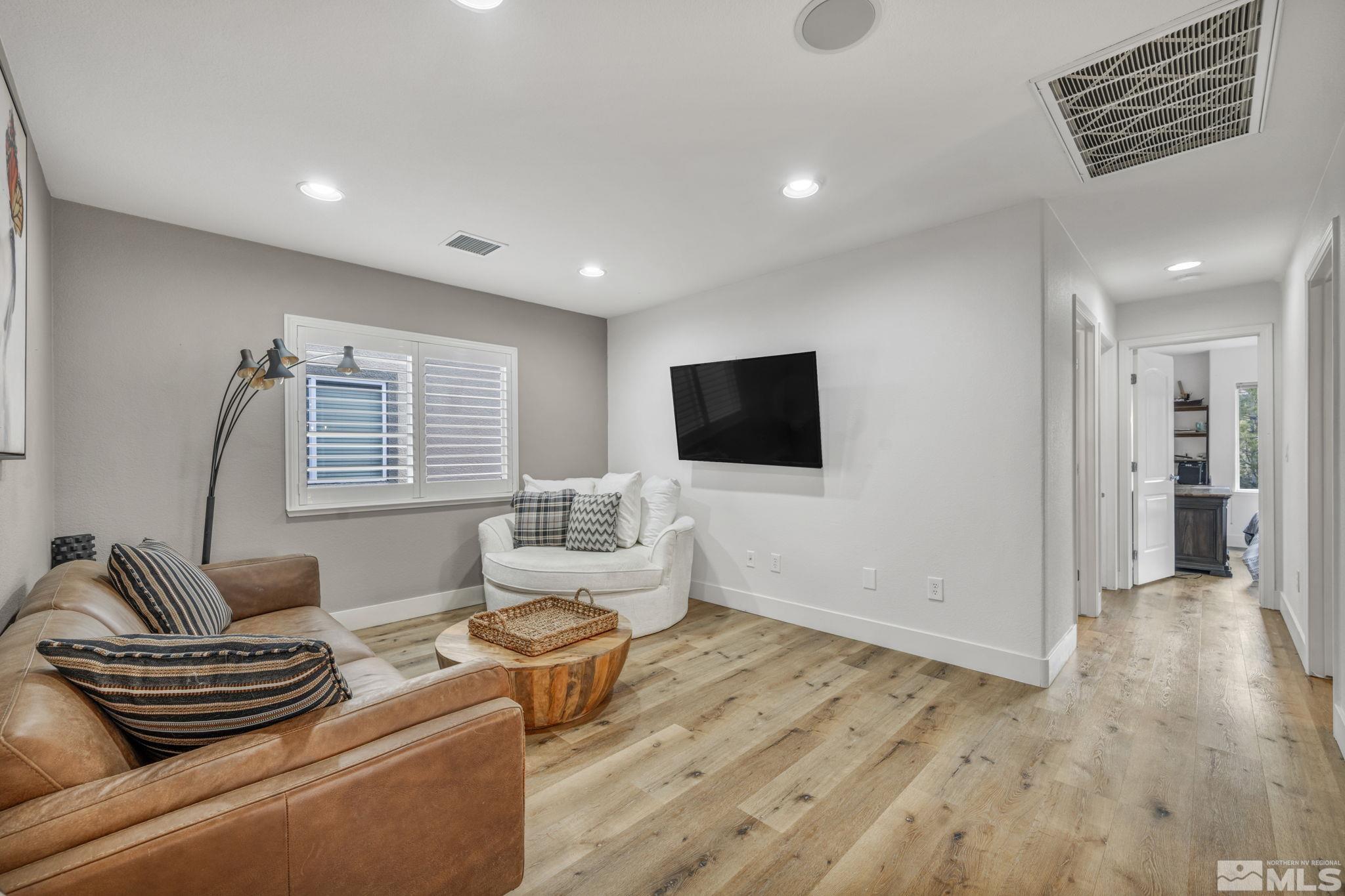10895 Serratina Dr Property Photo 15