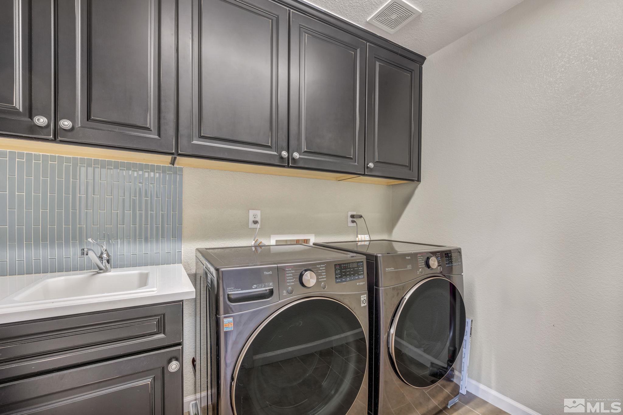 10895 Serratina Dr Property Photo 27