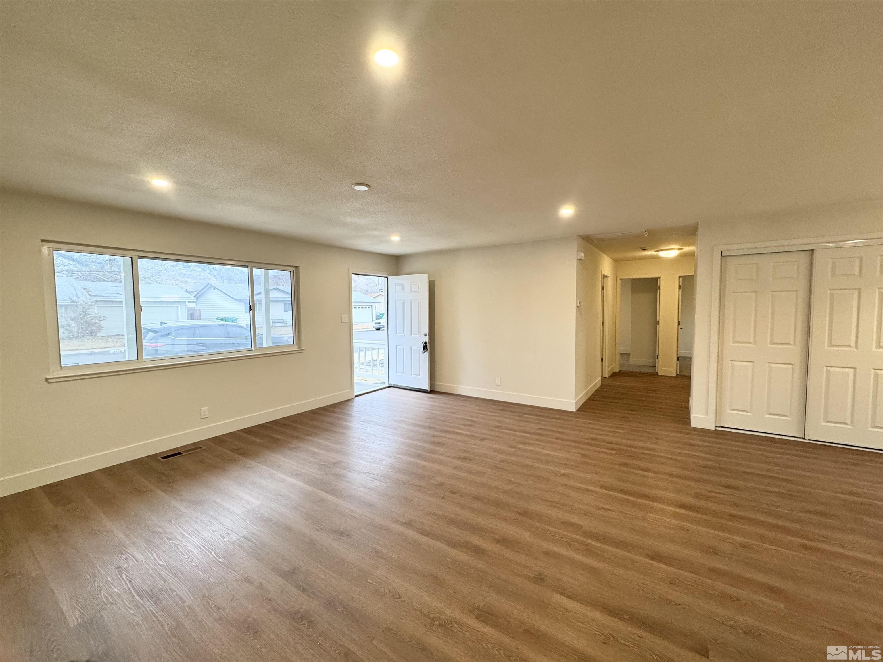 2305 Harriett Dr Property Photo 6