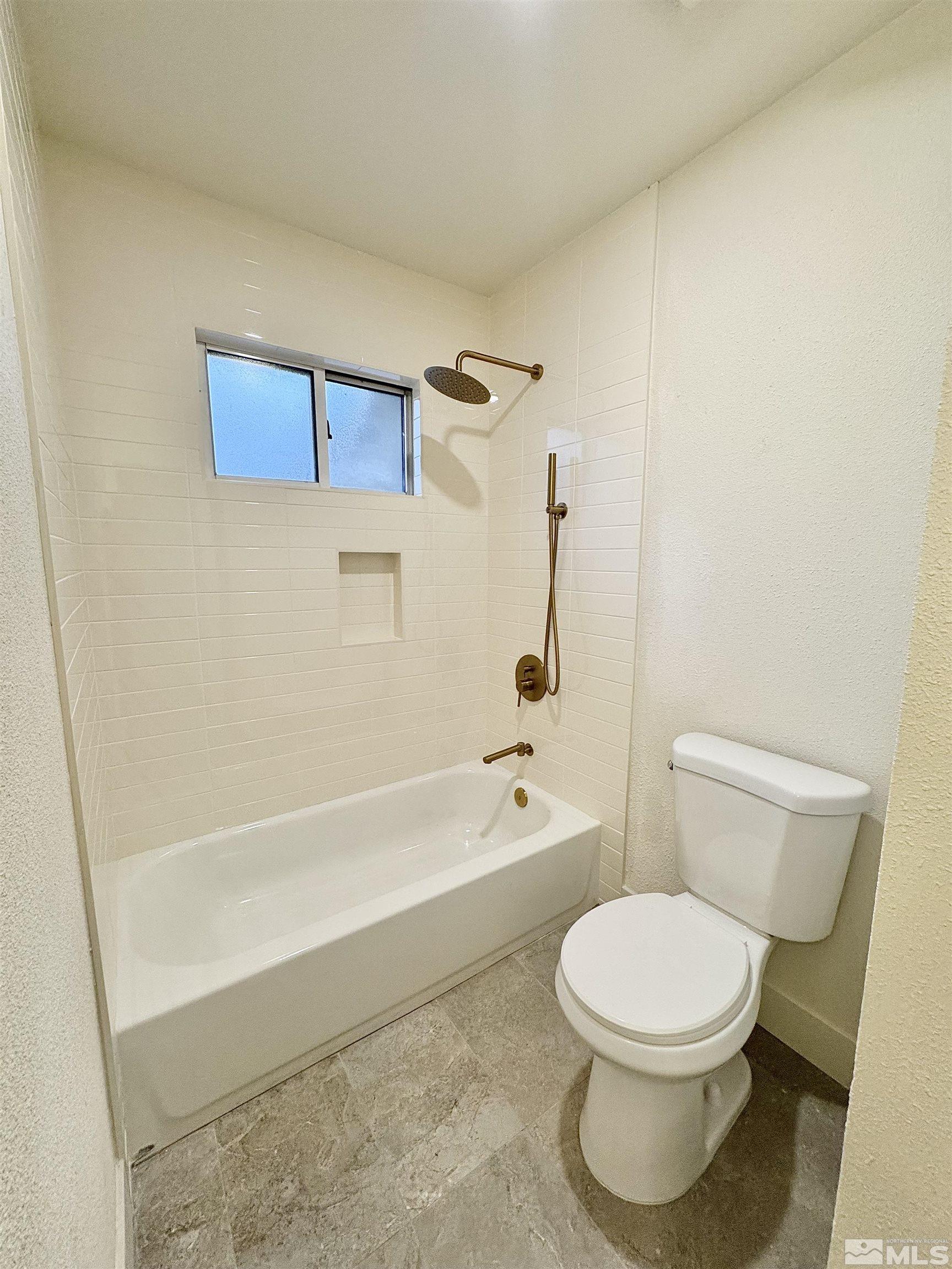 2305 Harriett Dr Property Photo 9