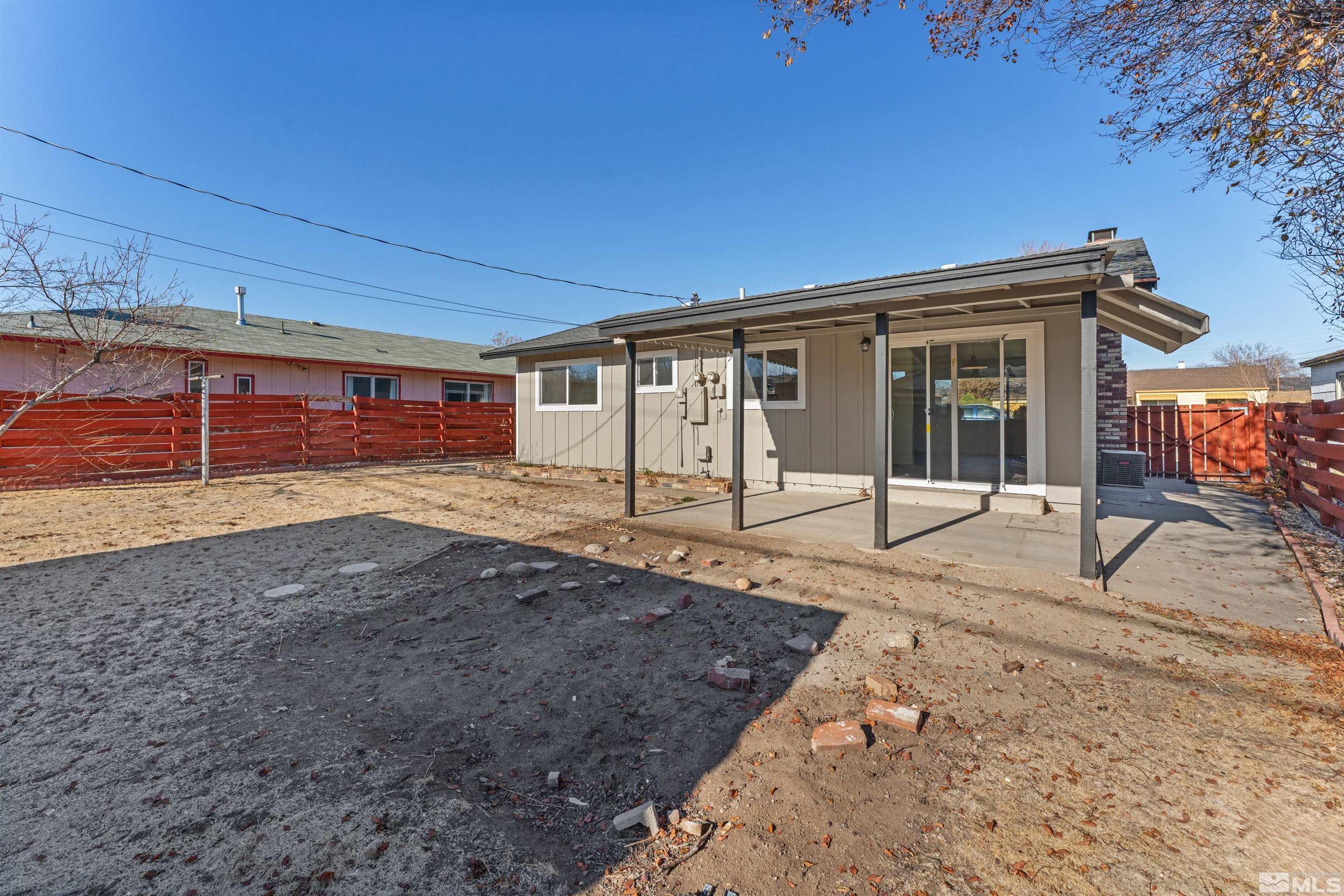 1642 Stewart St Property Photo 27
