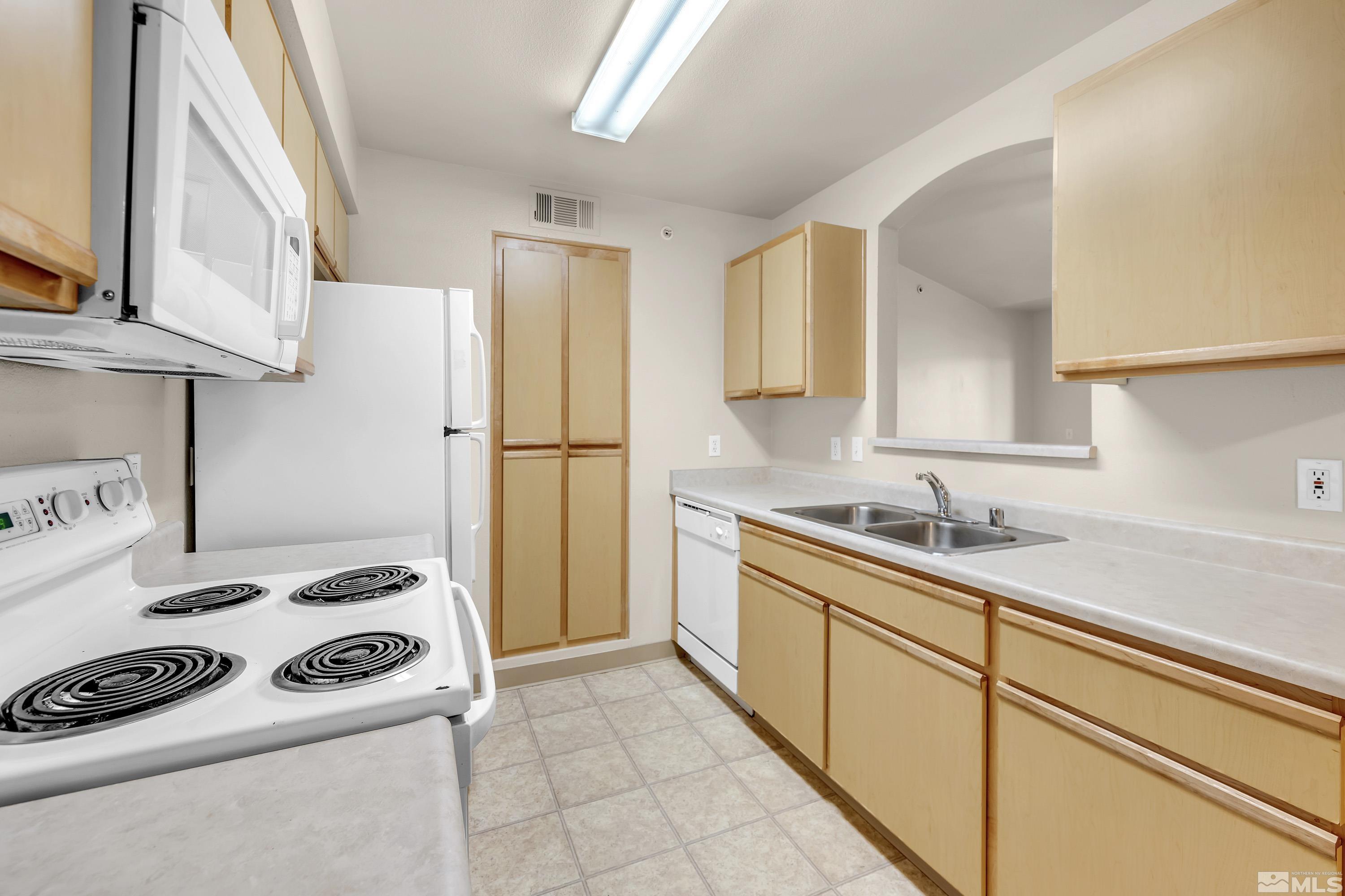 6850 Sharlands Ave 2120 Property Photo 4