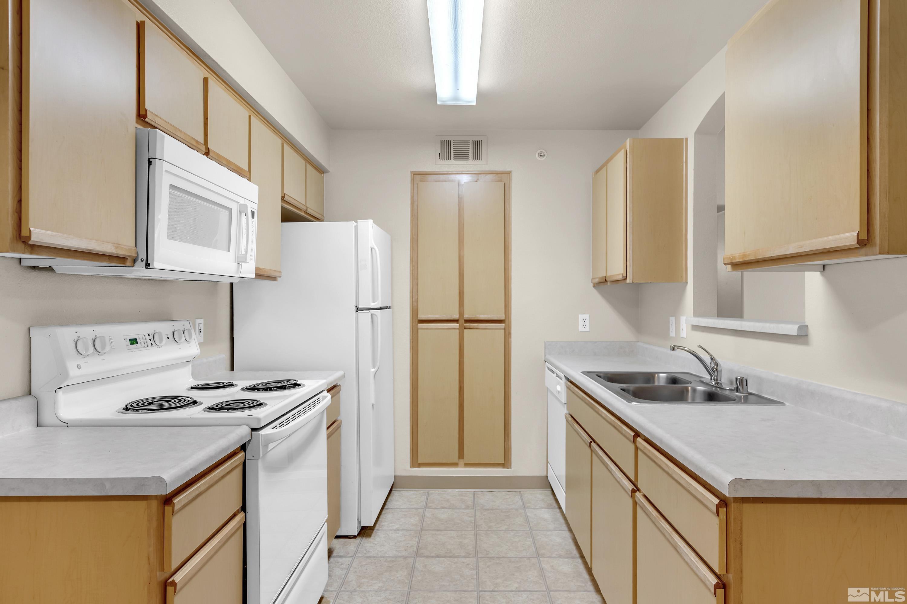 6850 Sharlands Ave 2120 Property Photo 5