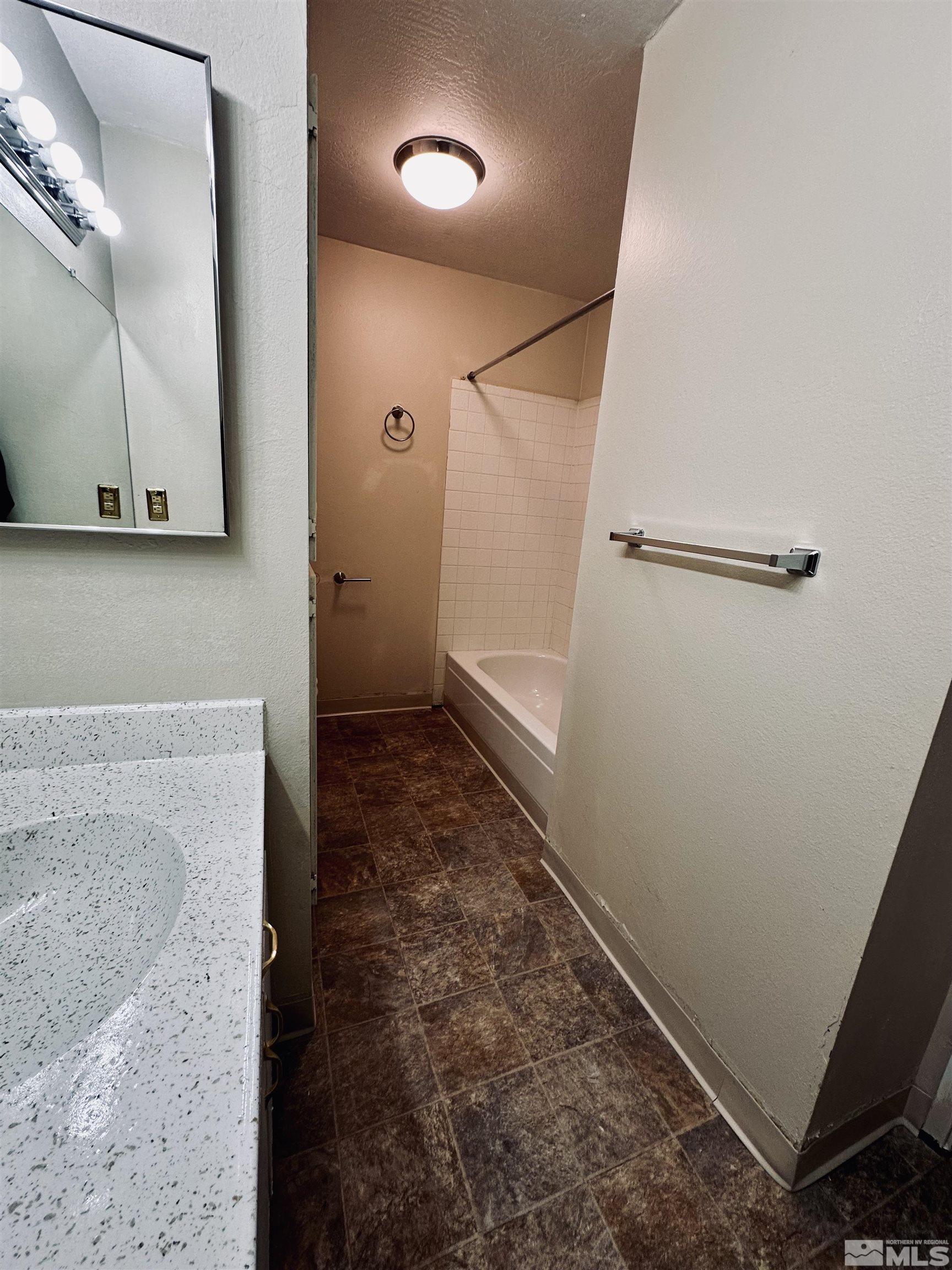 2555 Clear Acre Ln Property Photo 4