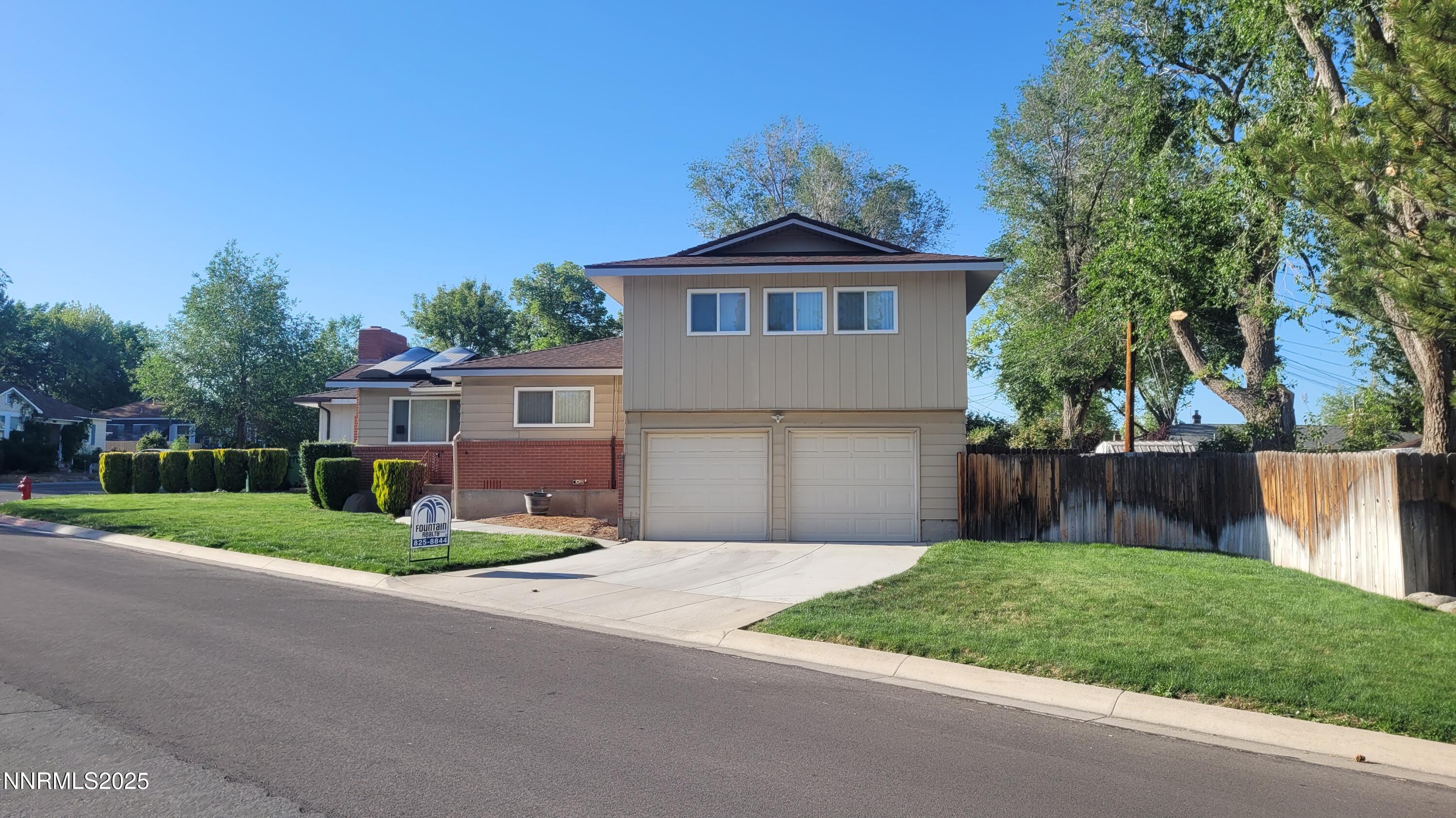 421 Glenmanor Drive Property Photo 1