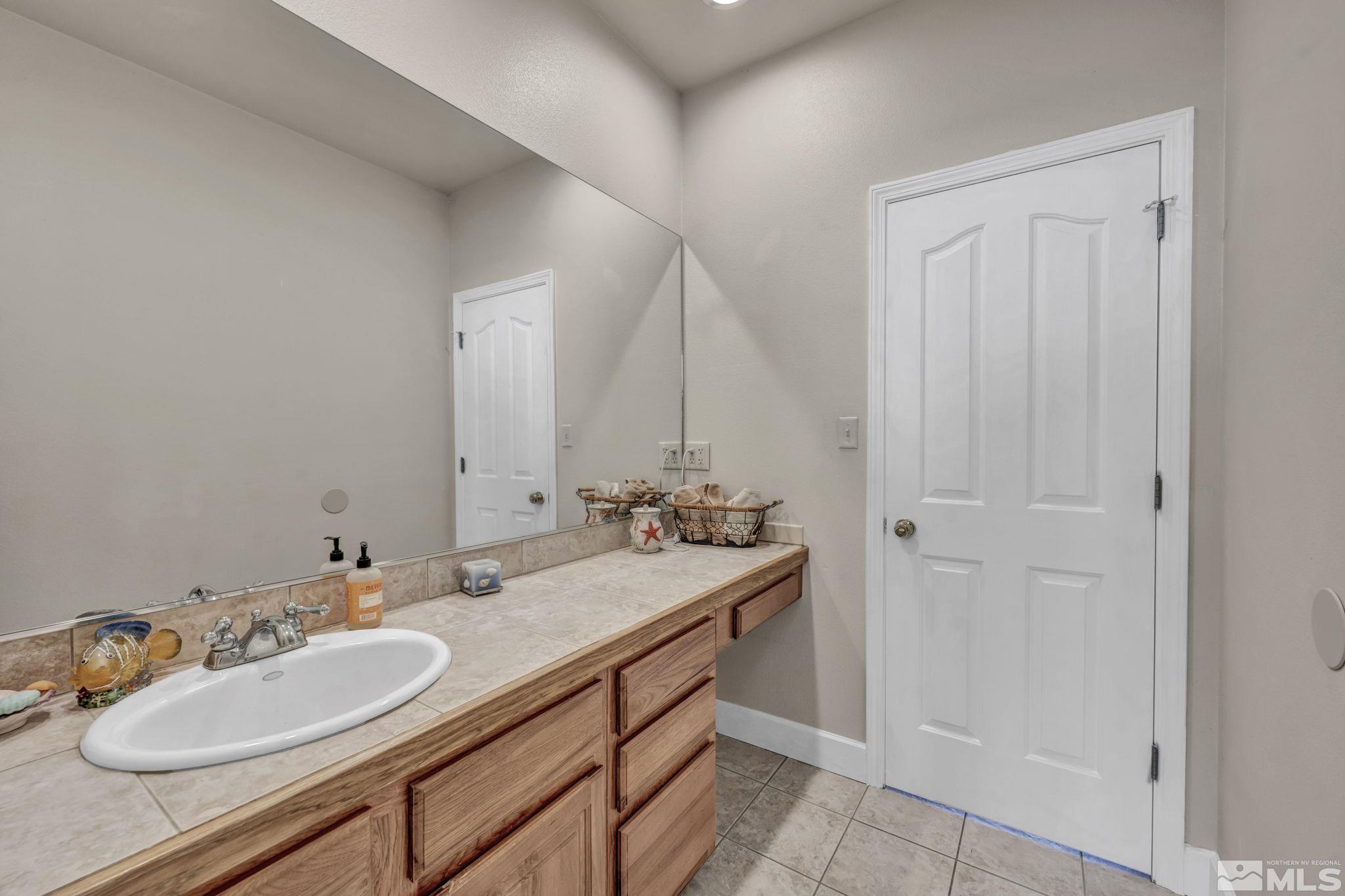 5650 S Allen Property Photo 16