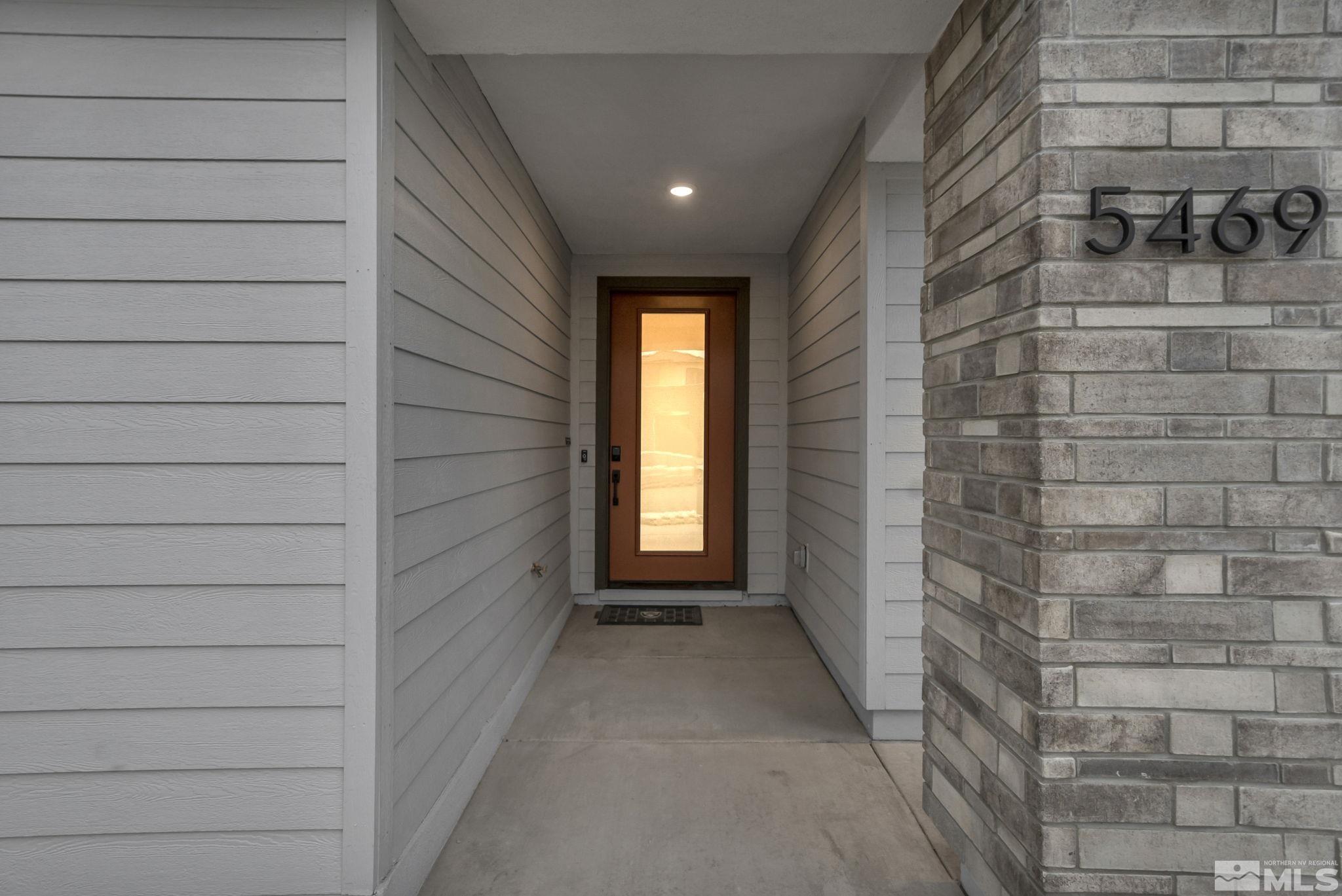 5469 Fossilstone Ct. Property Photo 2