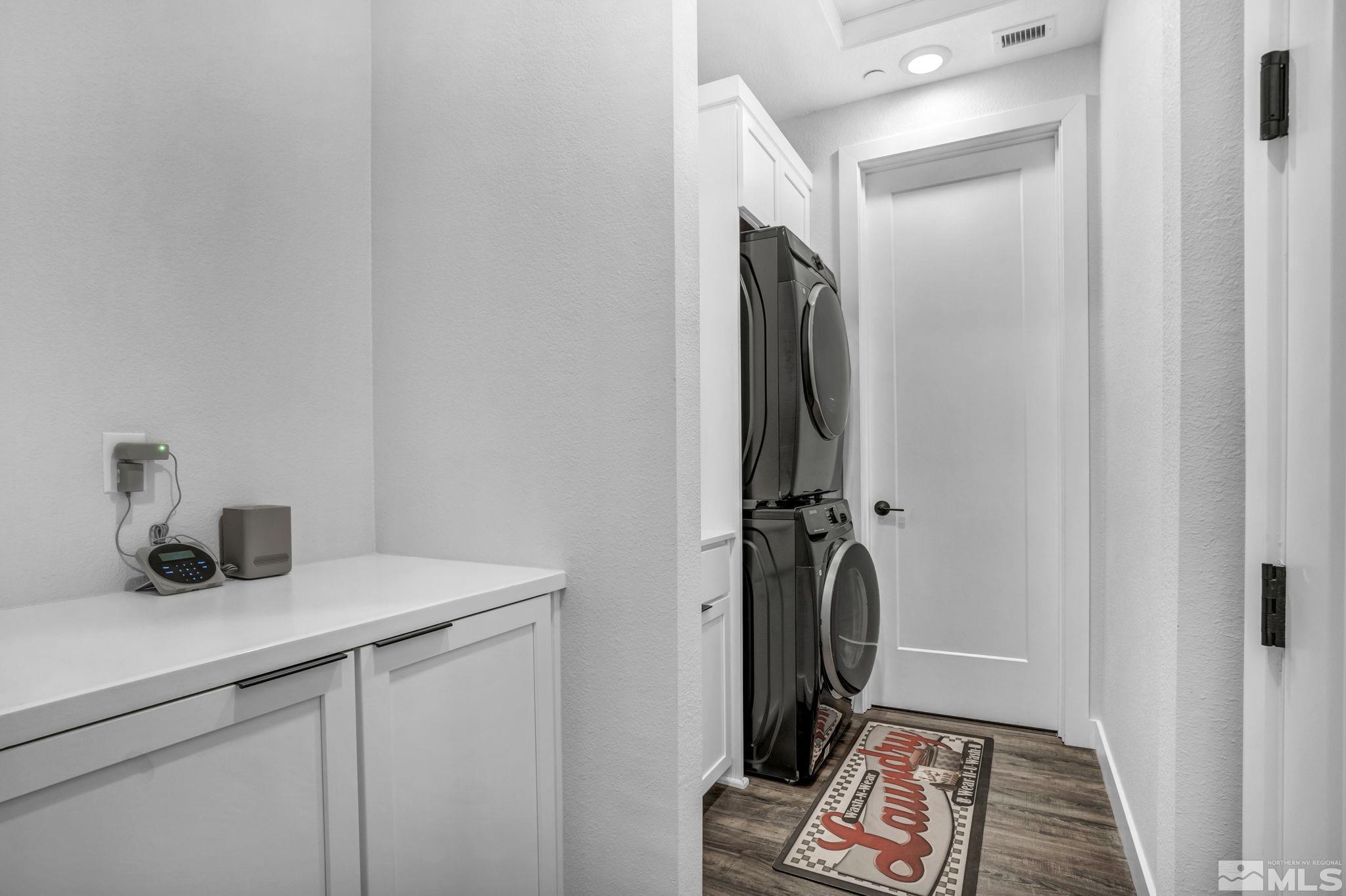 5469 Fossilstone Ct. Property Photo 16
