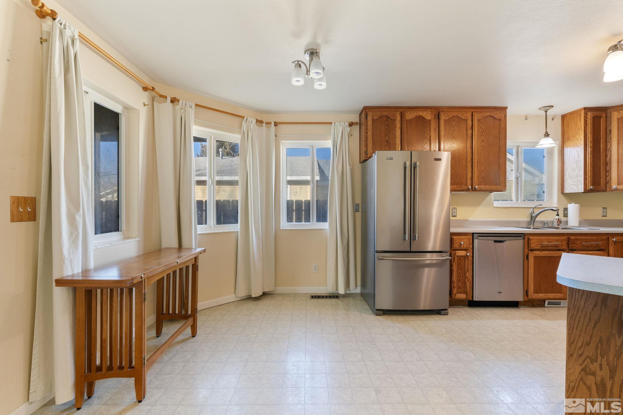 15 N California St Property Photo 14