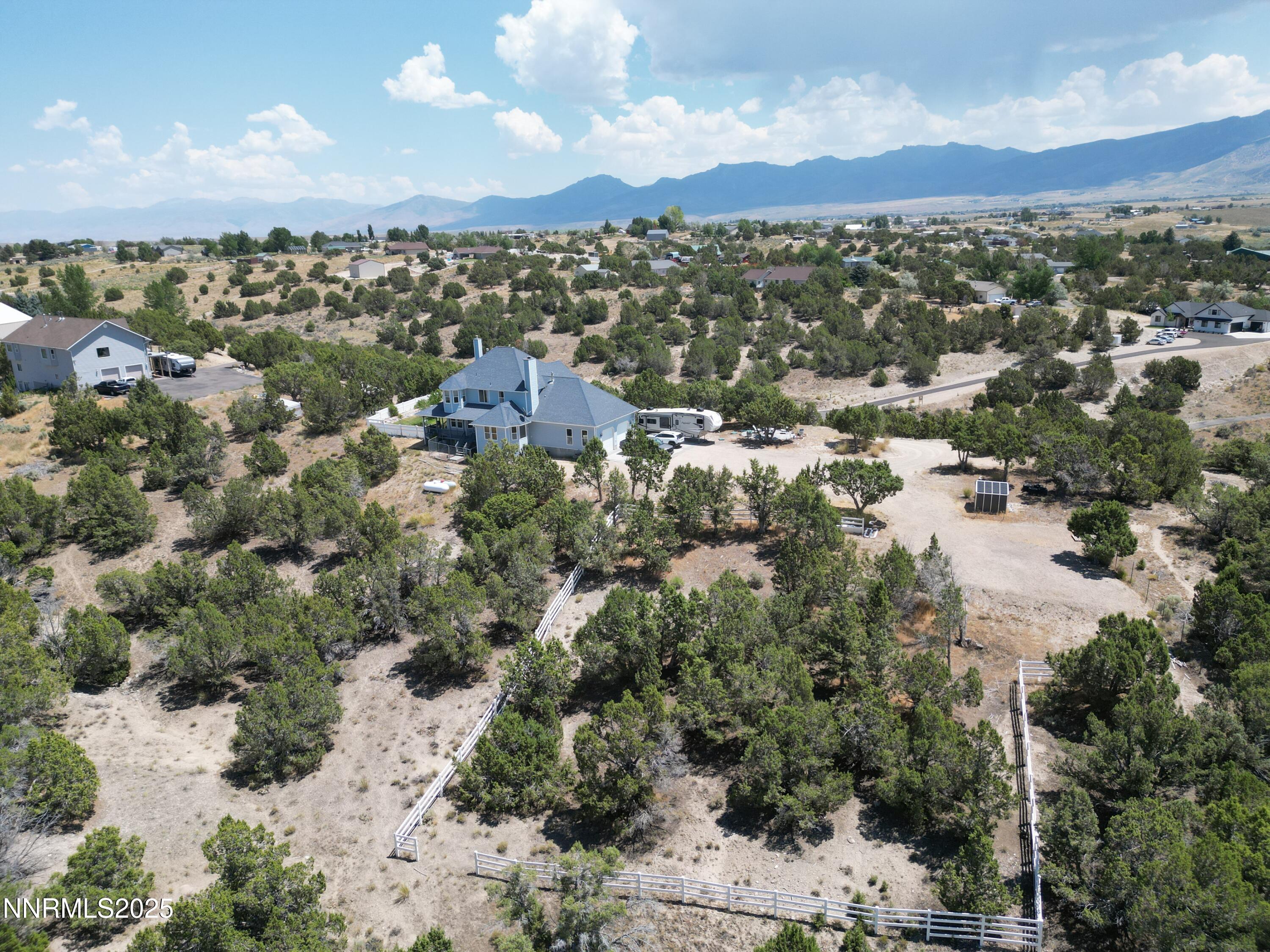 271 Greencrest Drive Property Photo 5