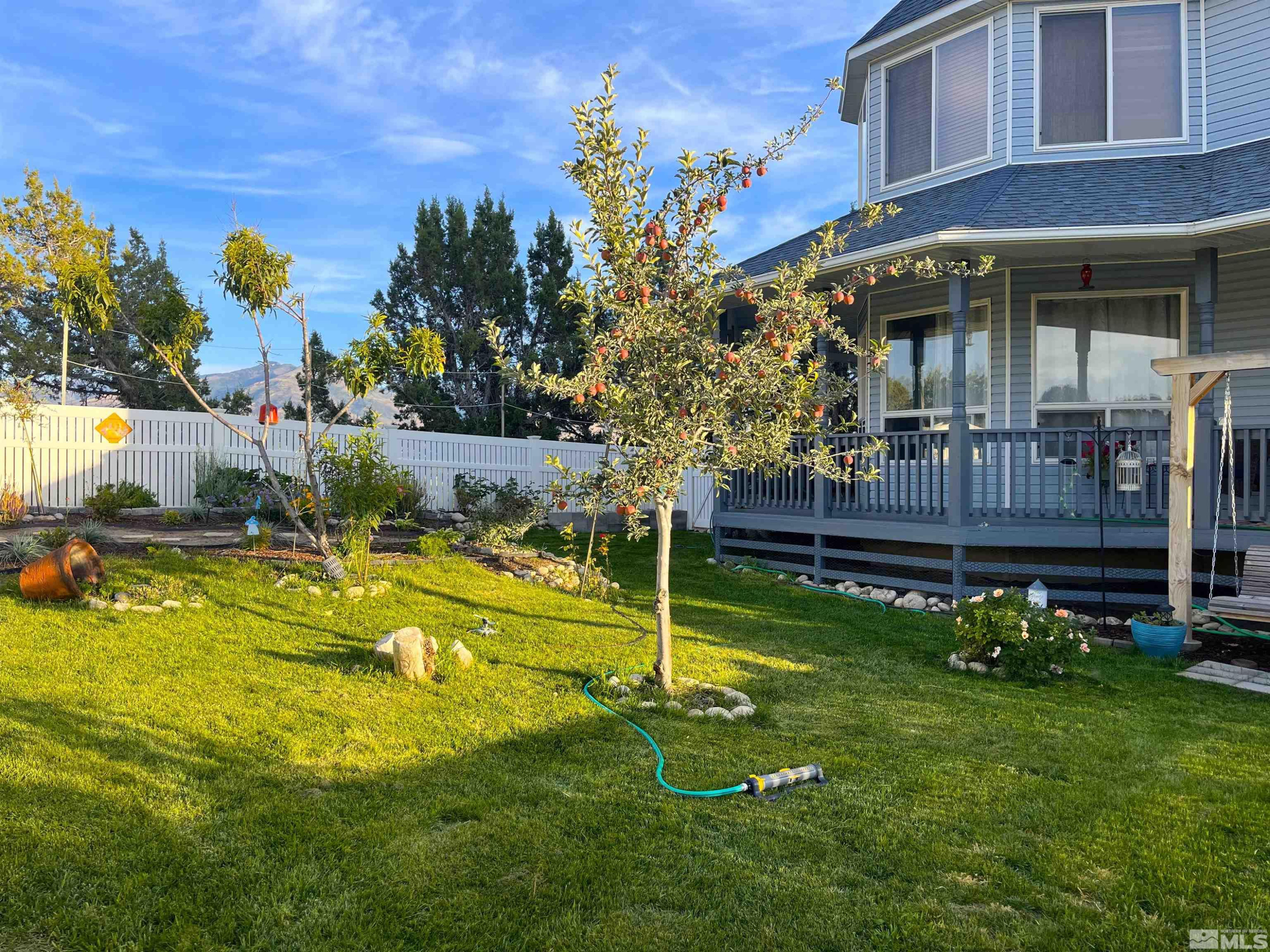 271 Greencrest Drive Property Photo 6