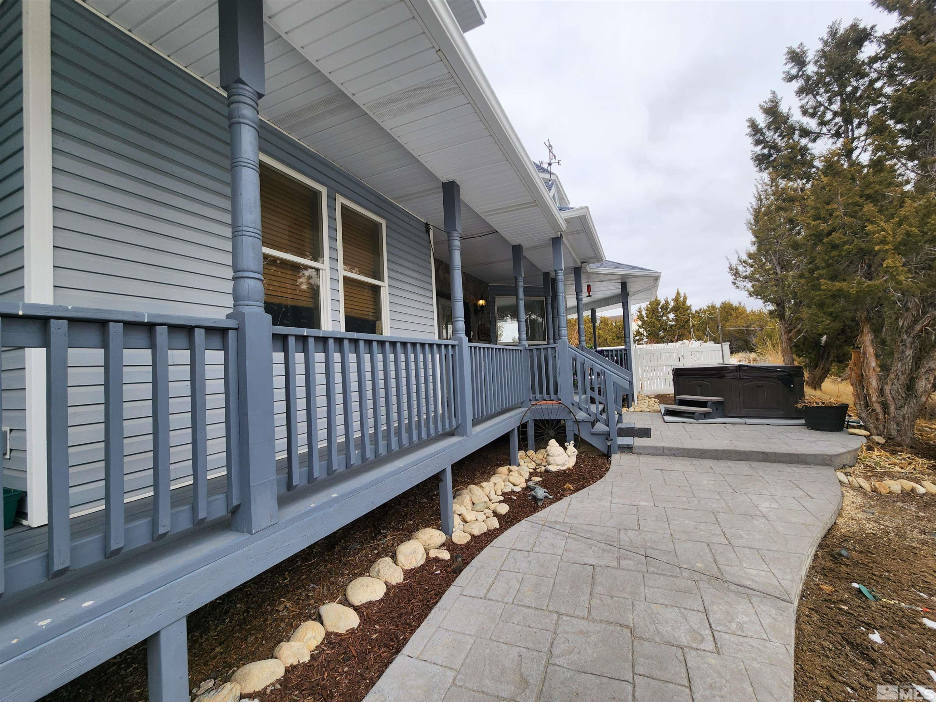 271 Greencrest Drive Property Photo 9