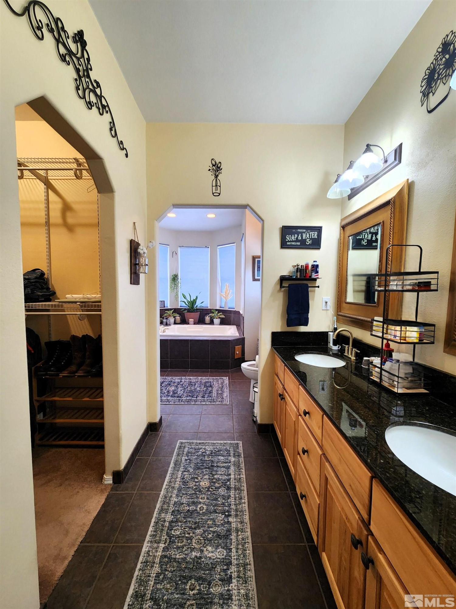 271 Greencrest Drive Property Photo 33