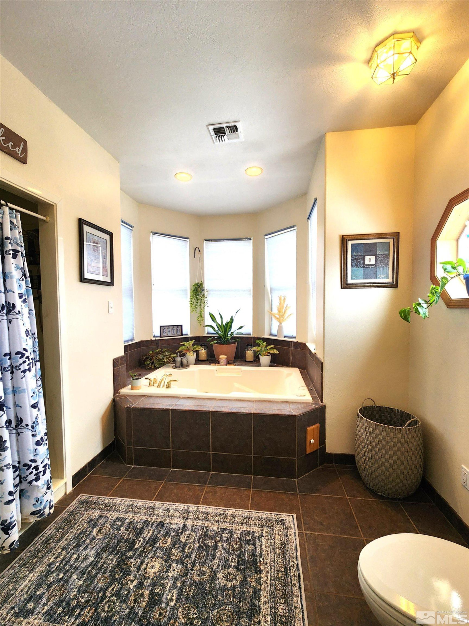 271 Greencrest Drive Property Photo 34