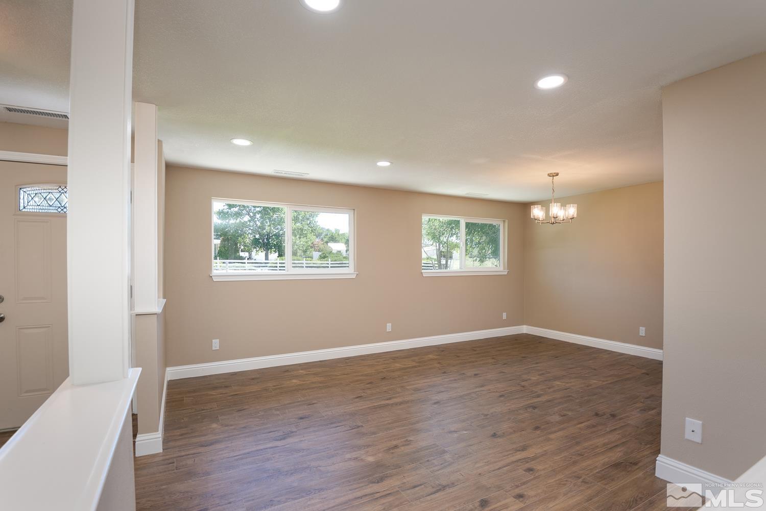 2812 Squires Street Property Photo 5