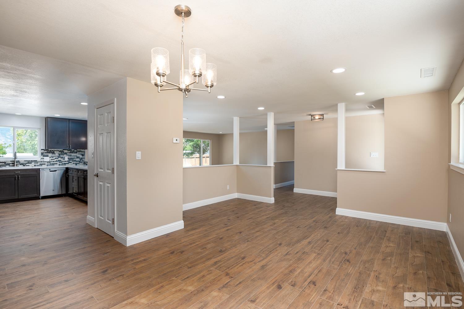 2812 Squires Street Property Photo 6