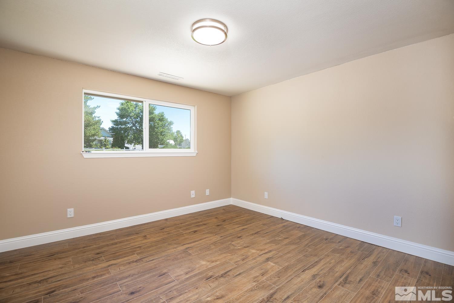 2812 Squires Street Property Photo 11