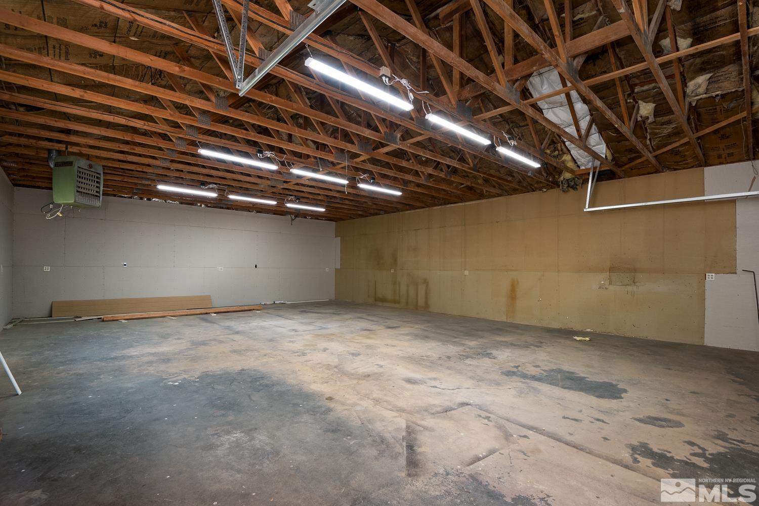 2812 Squires Street Property Photo 22