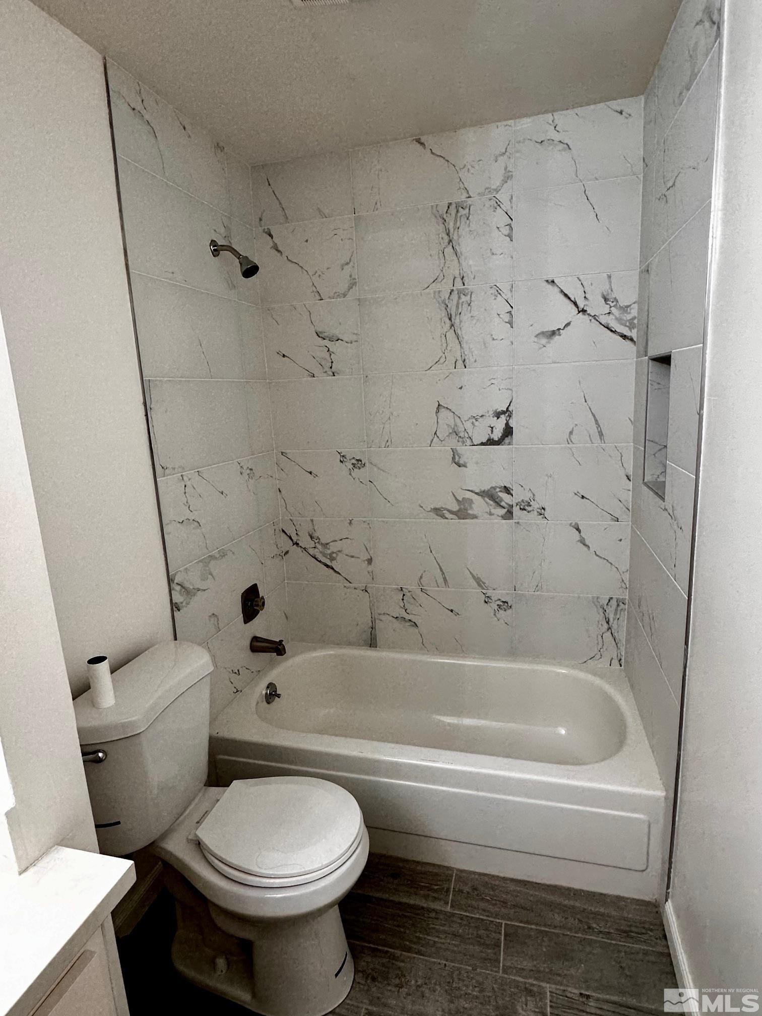 2450 Lymberry 111 Property Photo 9