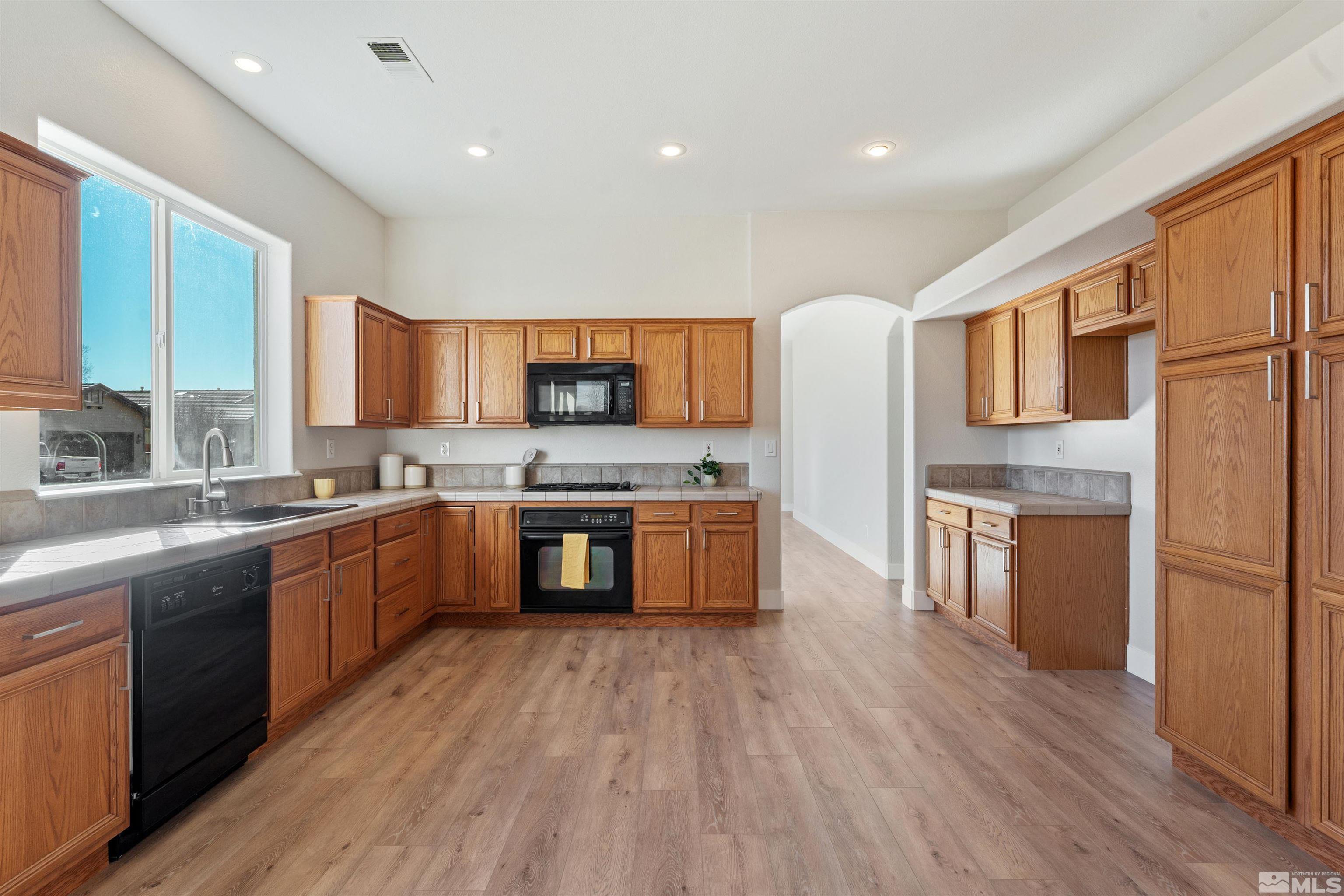 1058 Chip Ct Property Photo 7