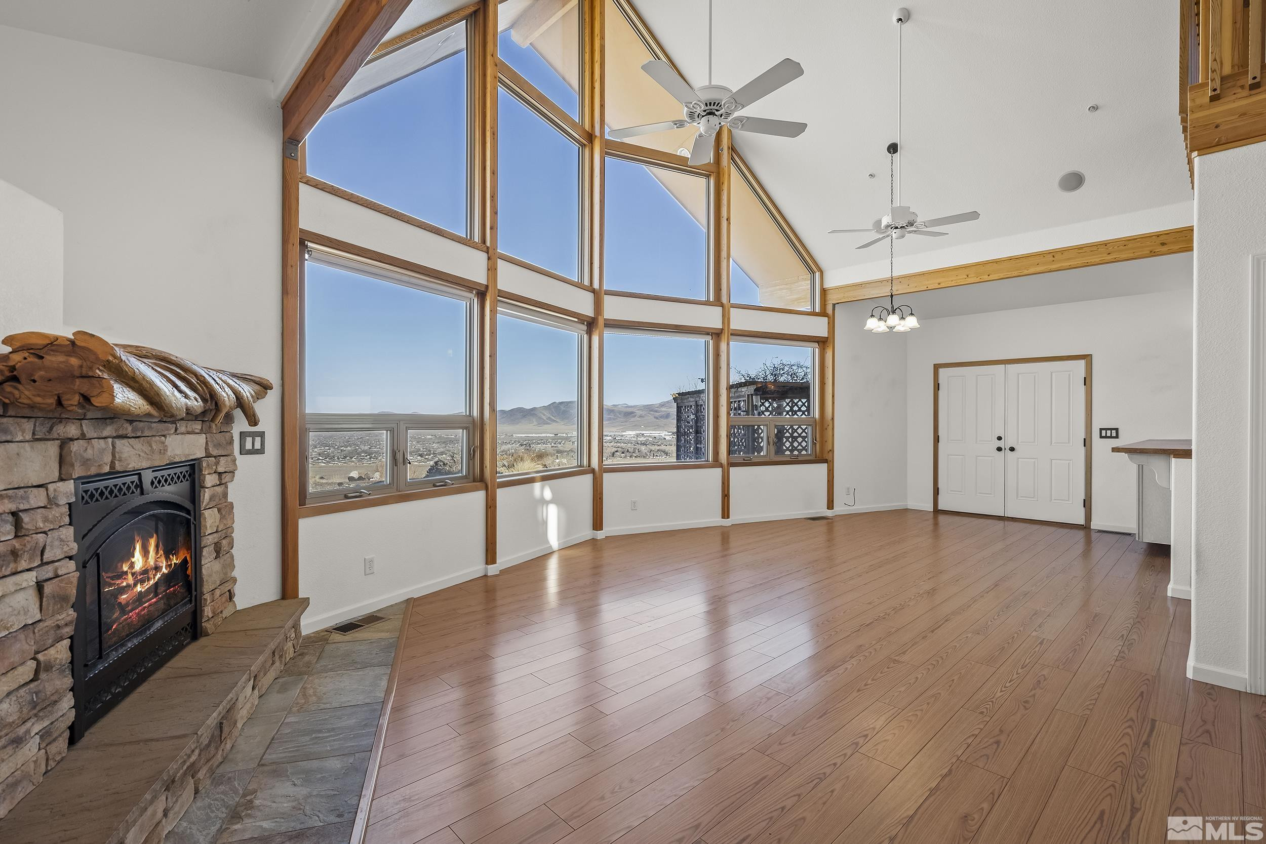 2330 Hillcrest Road Property Photo 4