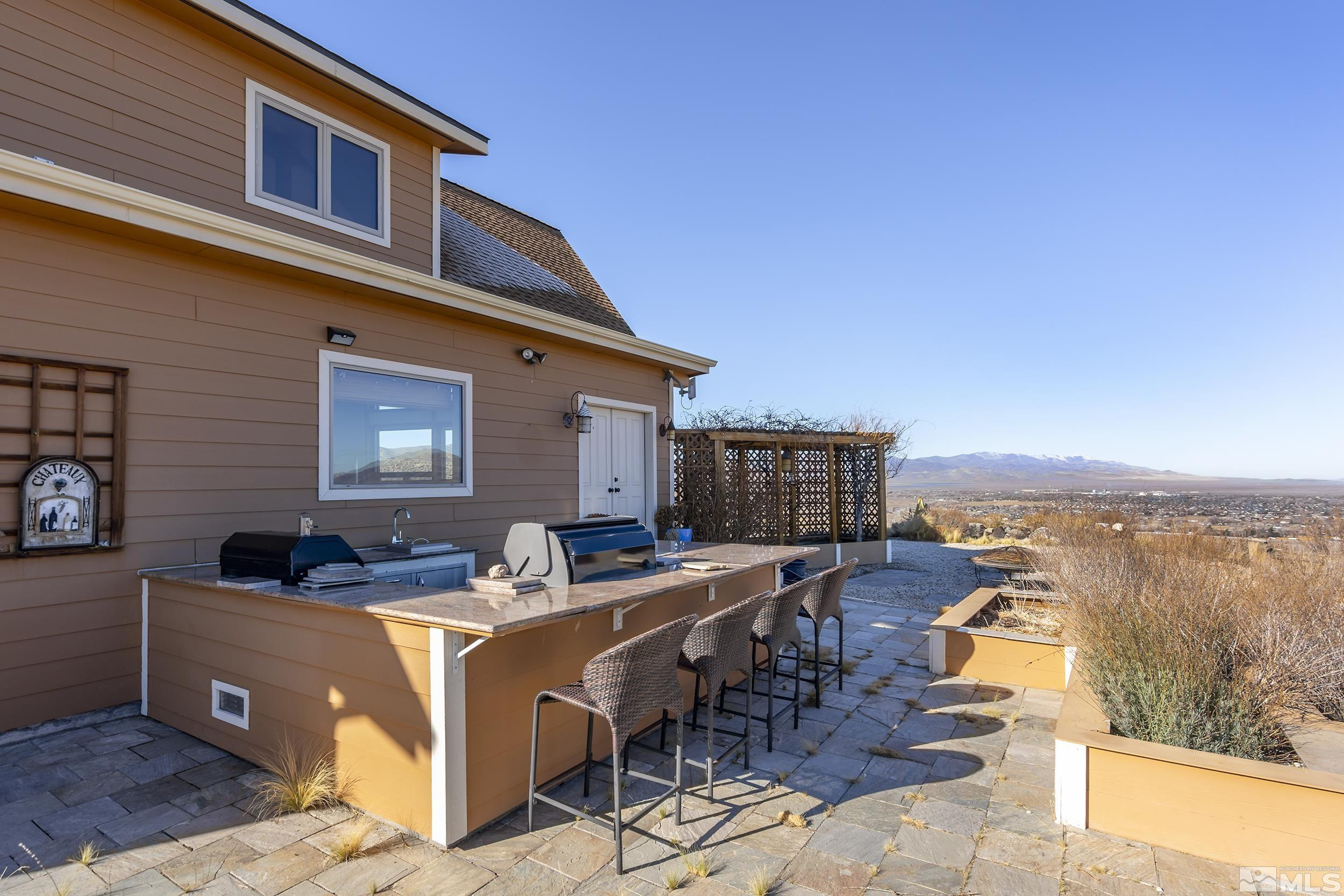 2330 Hillcrest Road Property Photo 11