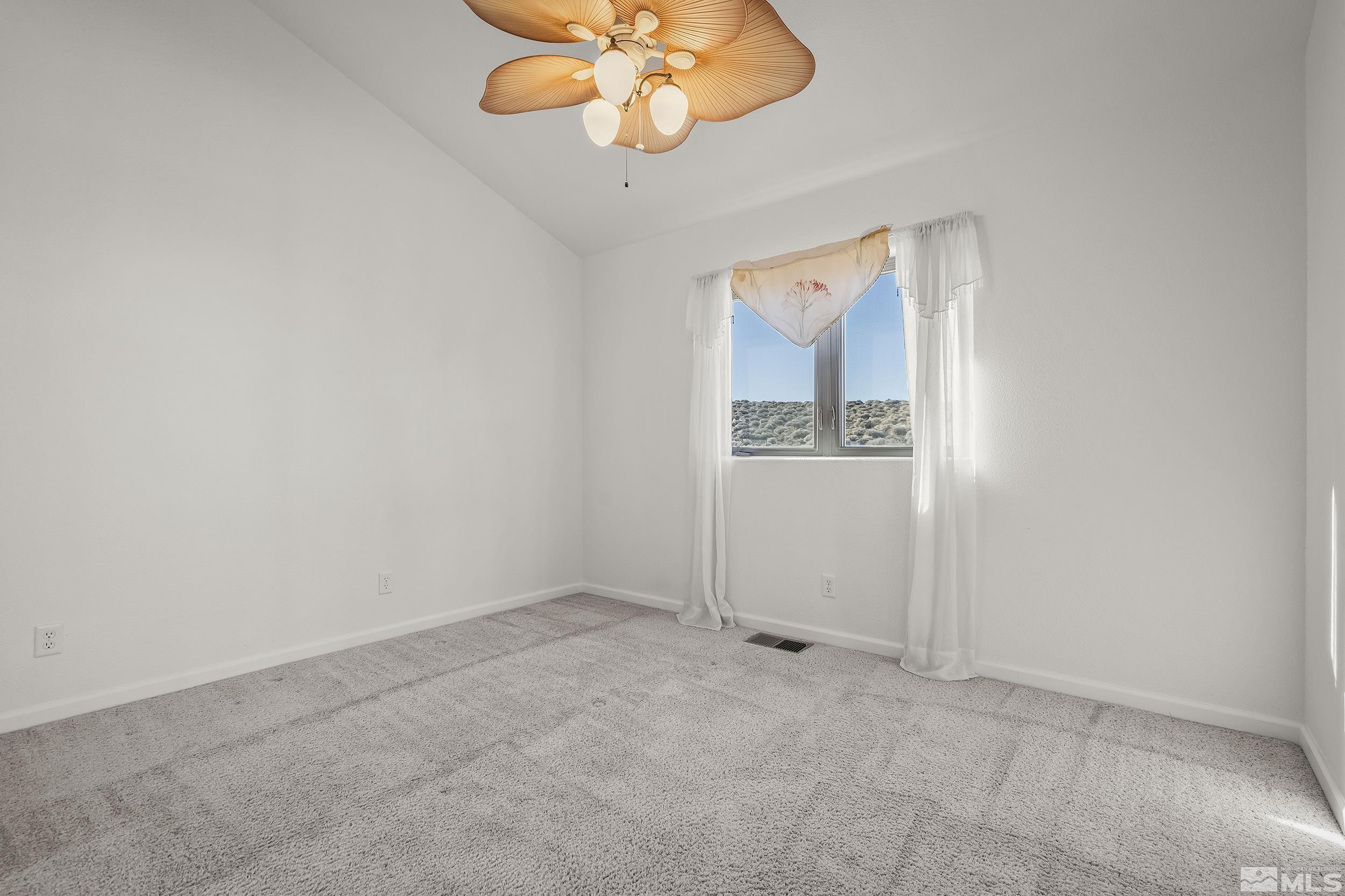 2330 Hillcrest Road Property Photo 15