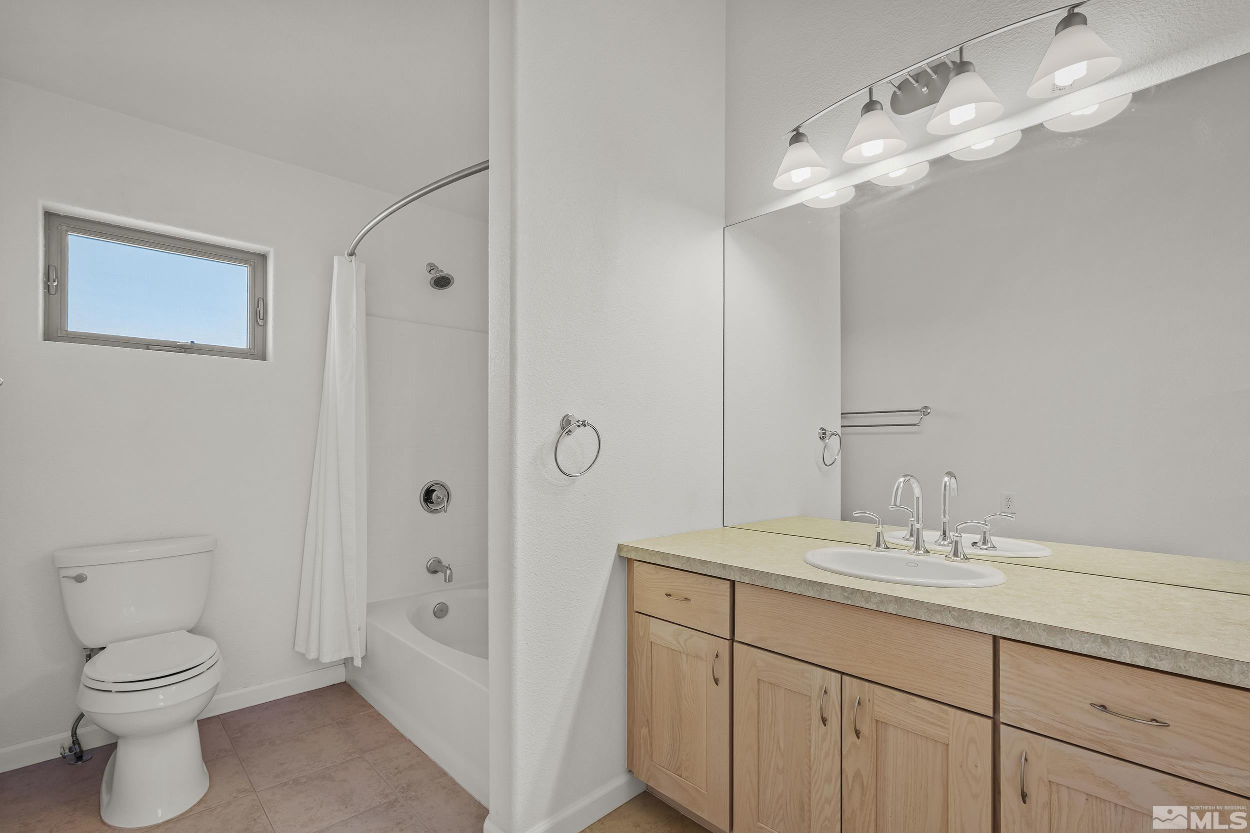 2330 Hillcrest Road Property Photo 16
