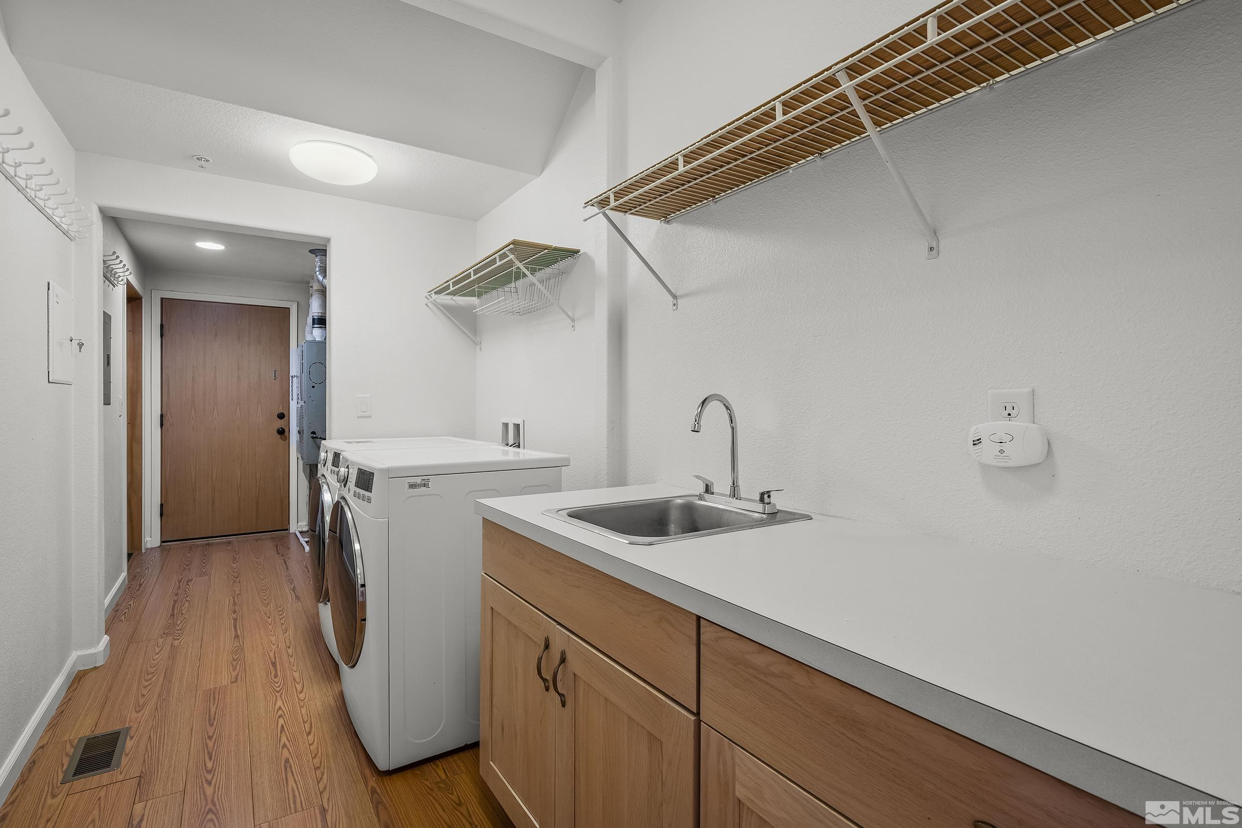 2330 Hillcrest Road Property Photo 18