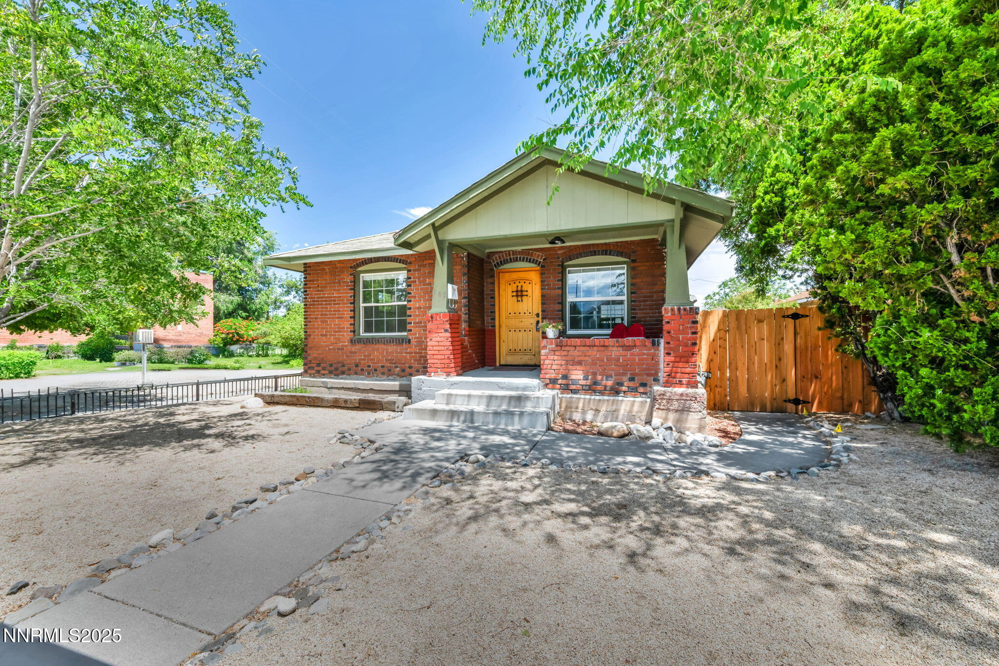 960 Ralston Street Property Photo 4