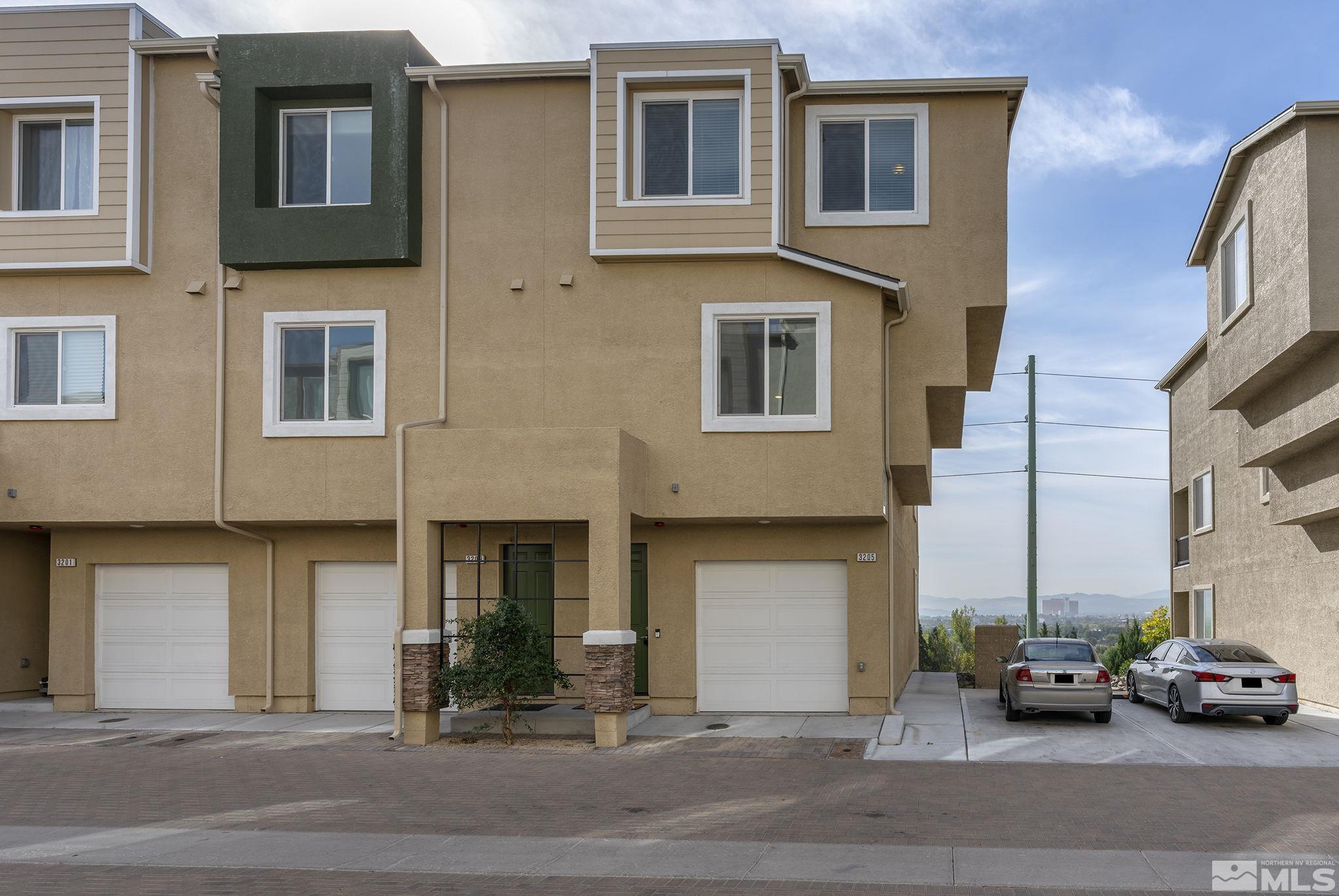 3205 Sterling Ridge Cir Property Photo 1