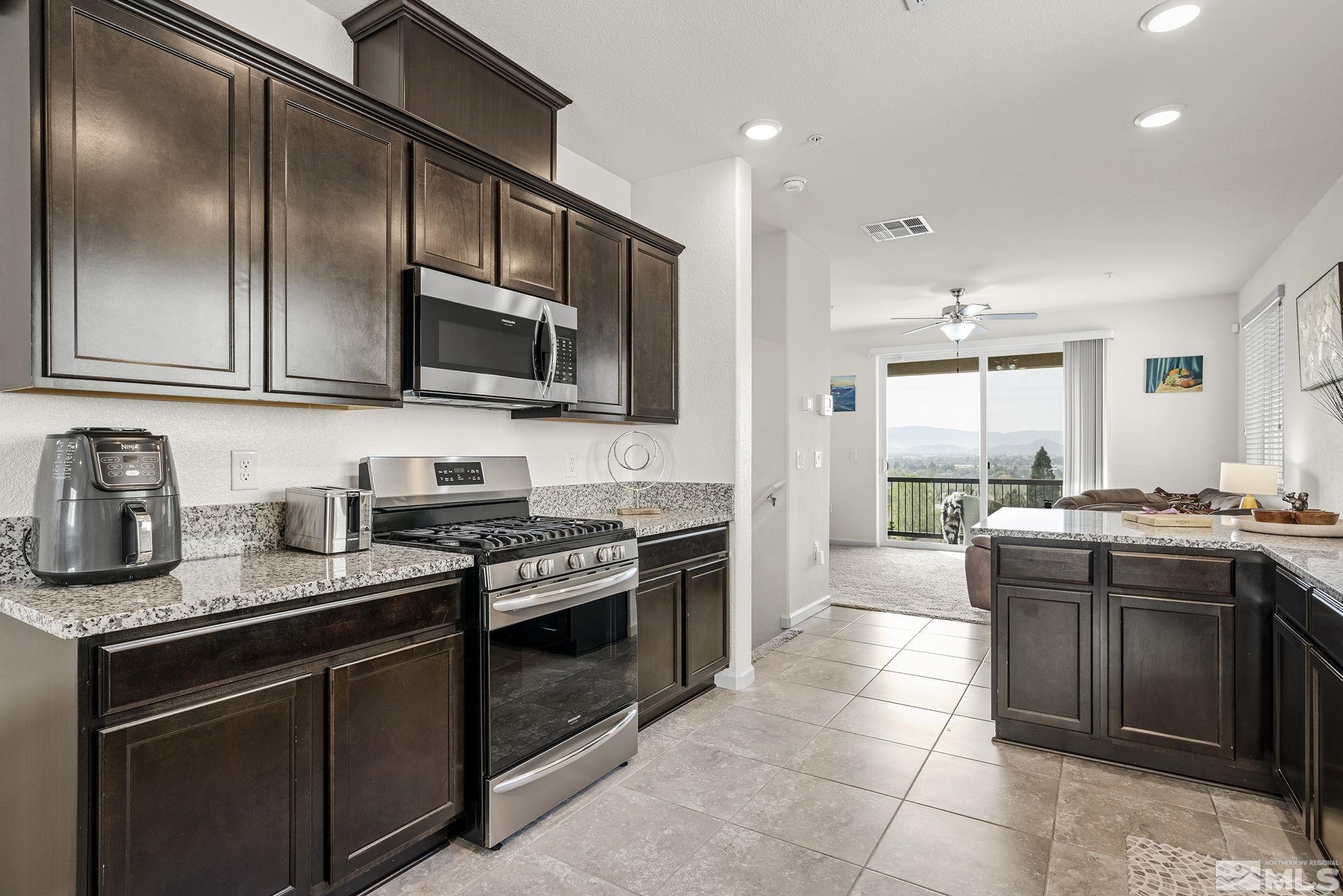 3205 Sterling Ridge Cir Property Photo 6