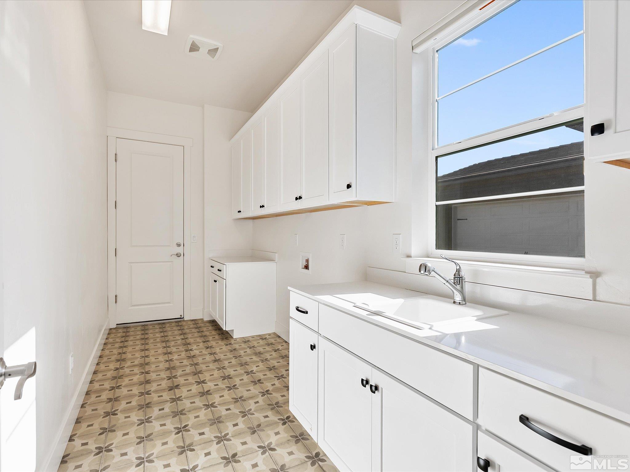 2481 Stonetrack Trl Property Photo 32