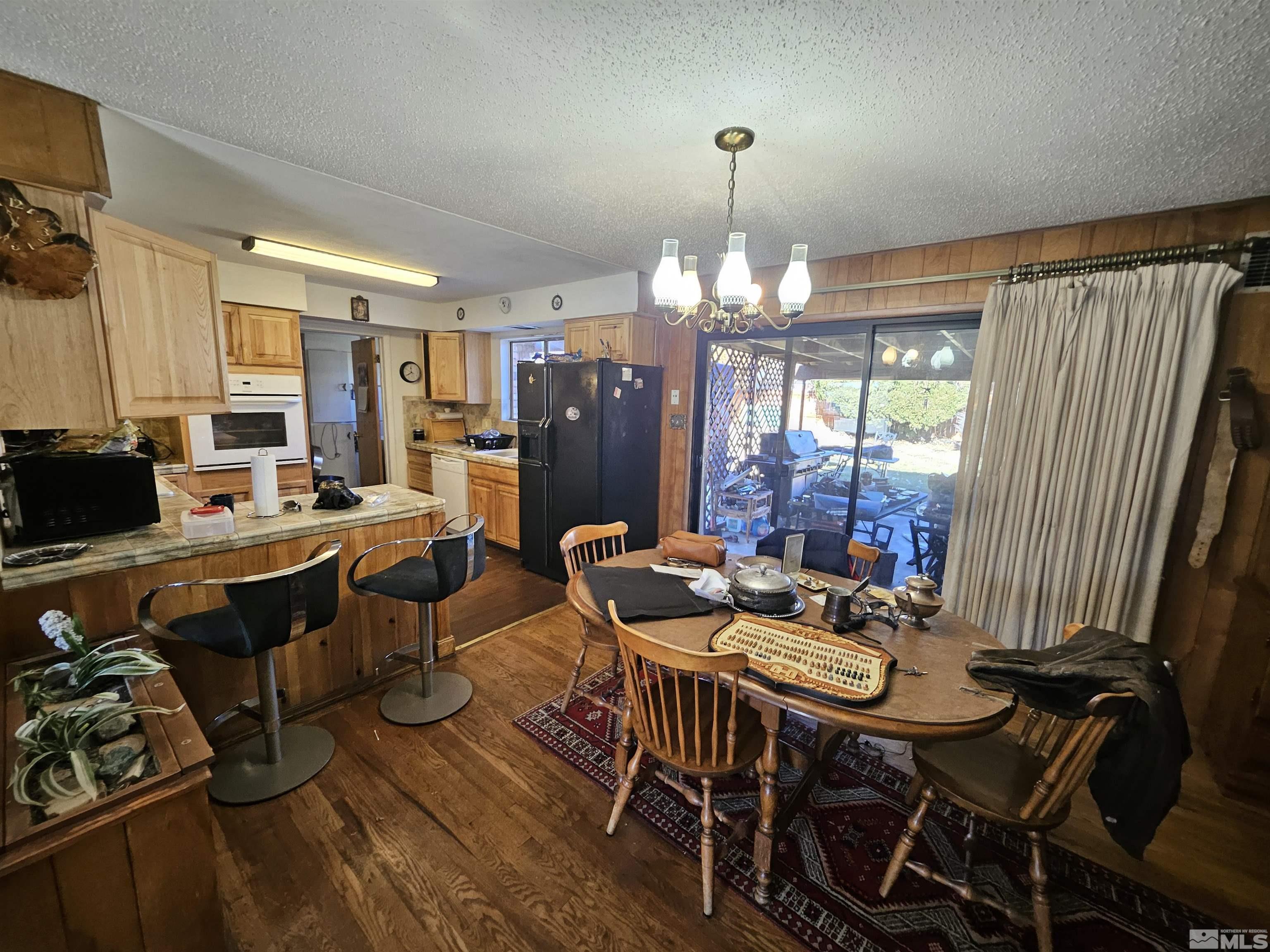 990 York Way Property Photo 2