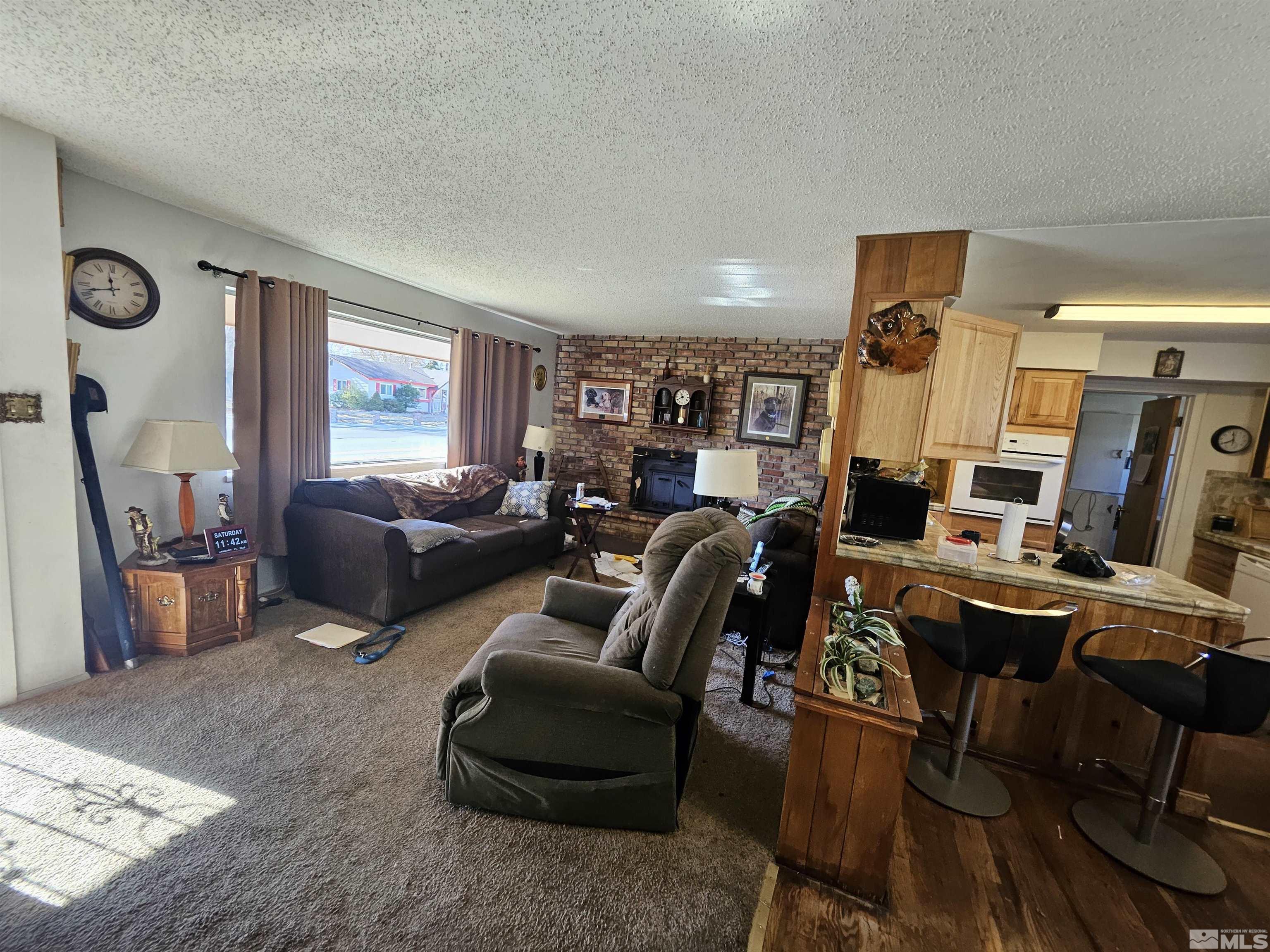 990 York Way Property Photo 3