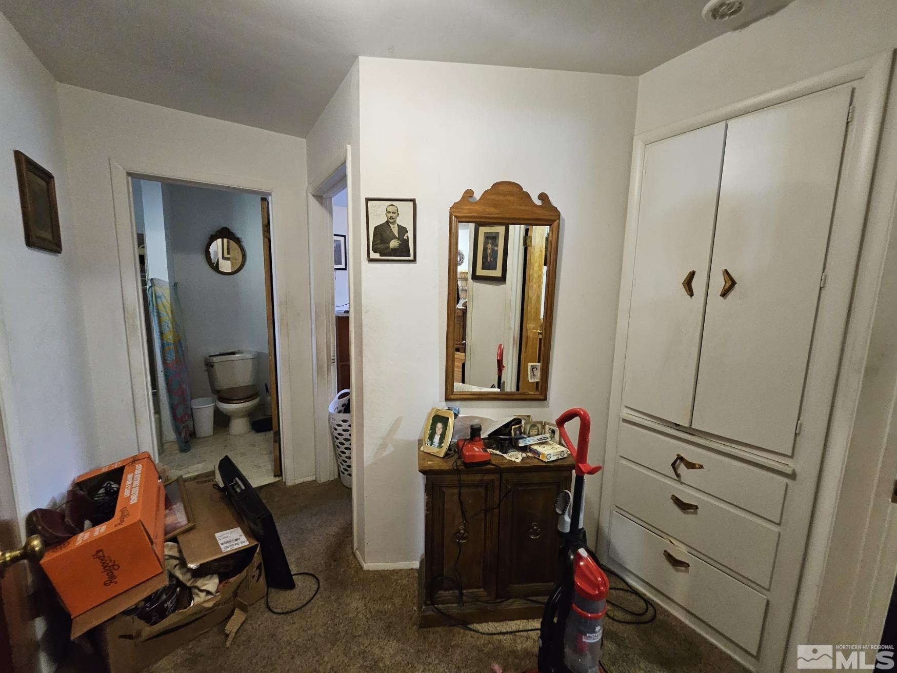990 York Way Property Photo 5