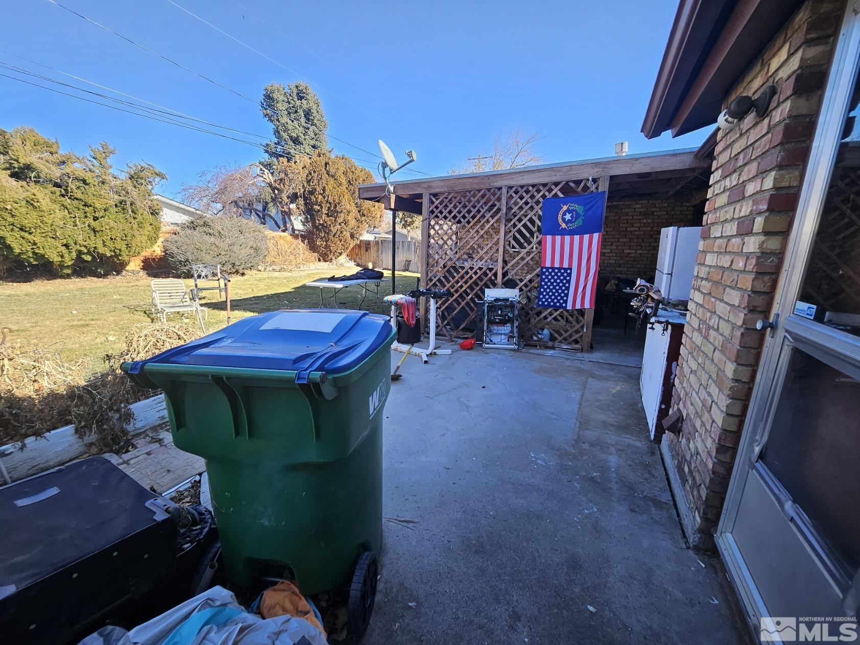 990 York Way Property Photo 18