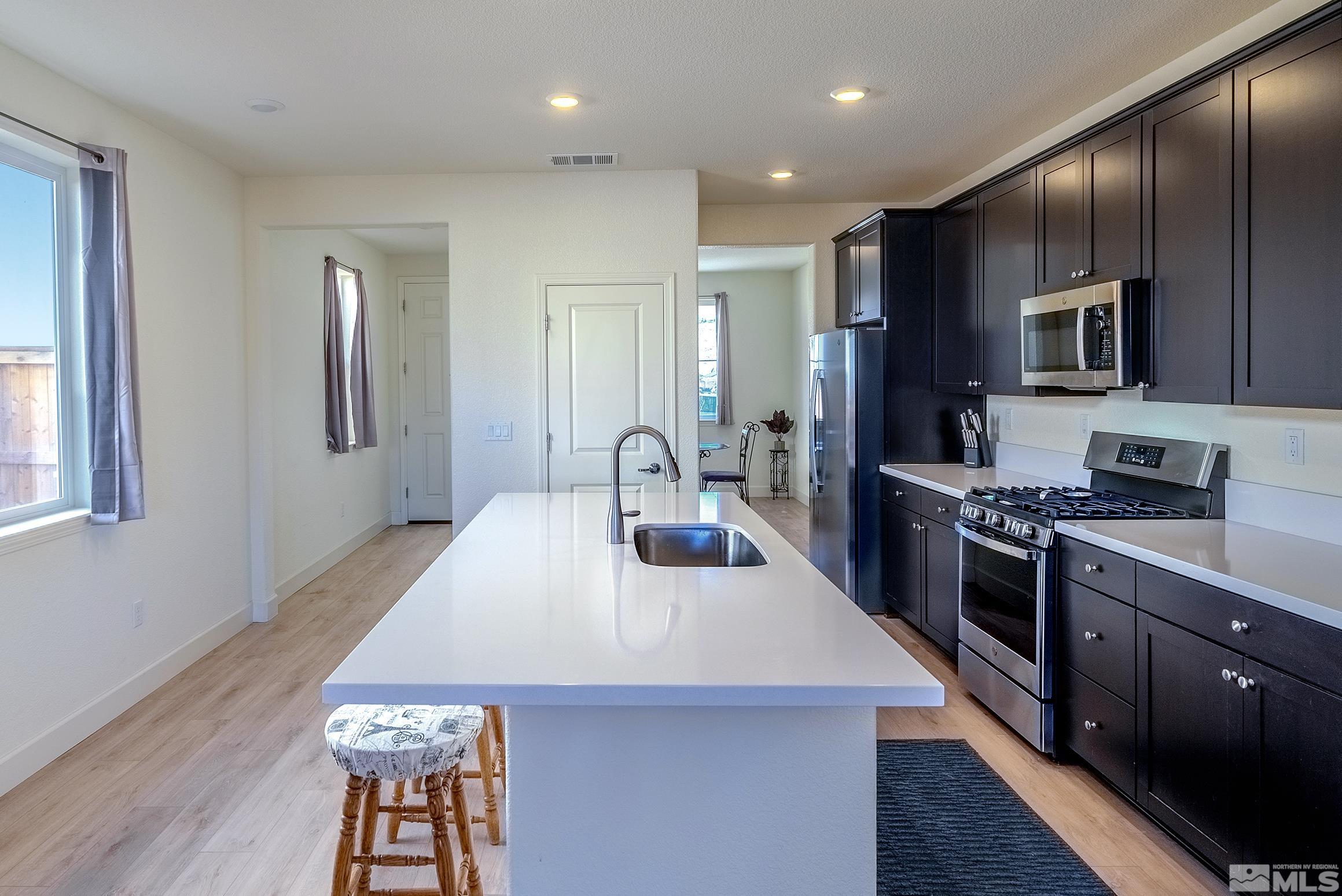 6182 Farm House Ct Property Photo 8