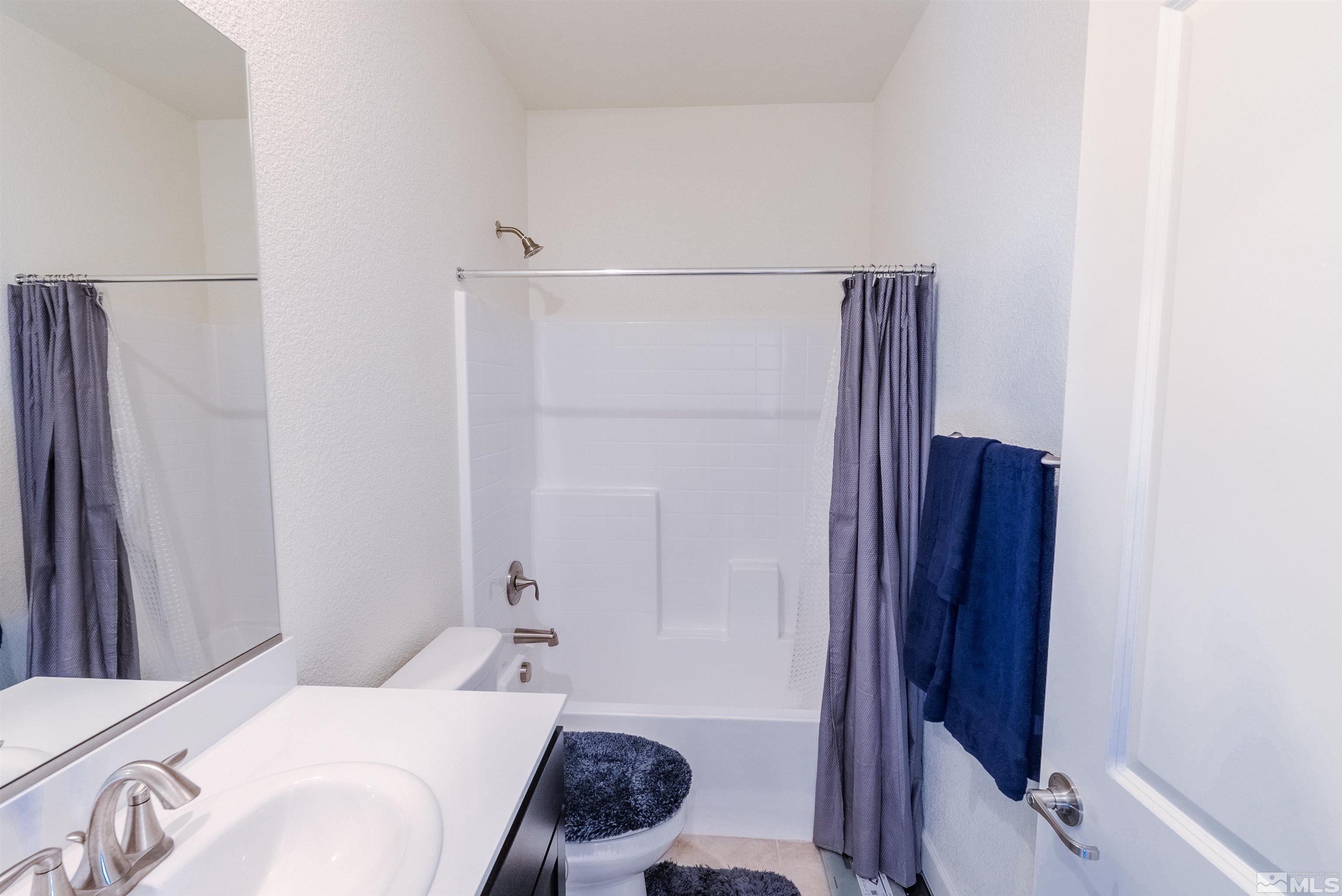 6182 Farm House Ct Property Photo 12