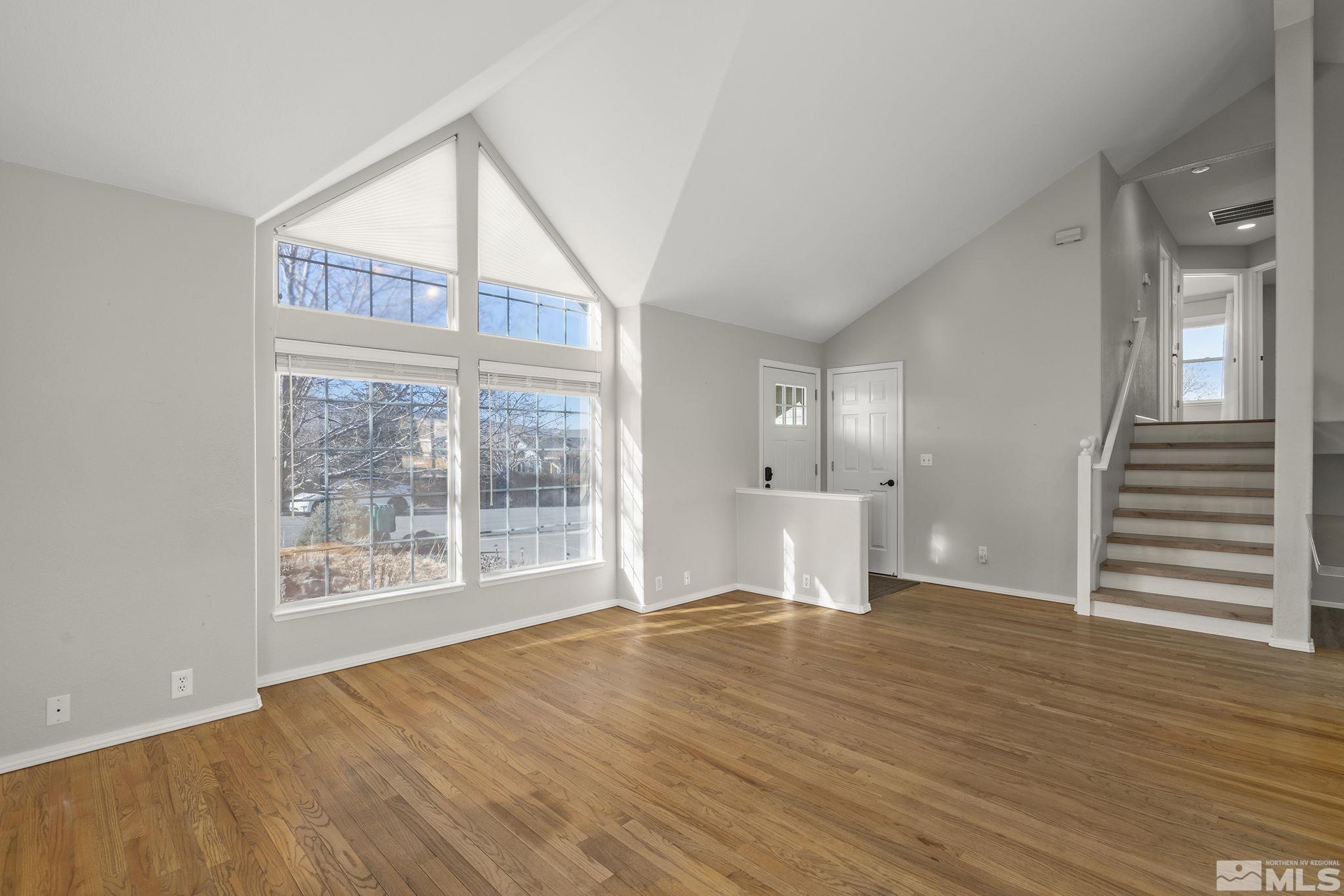 16000 Scarlet Way Property Photo 11